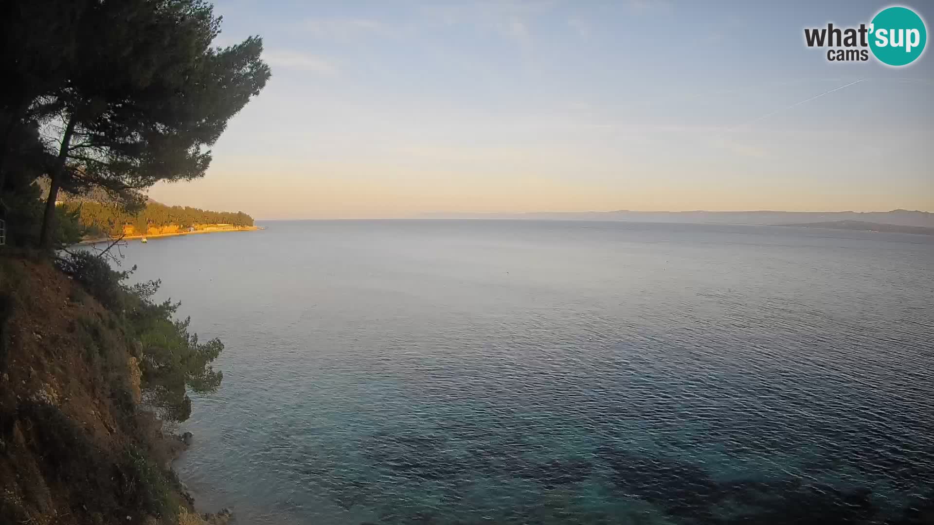 Spletna kamera Plaža Potočine Bol – Pogled v živo na plažo Borak, otok Brač