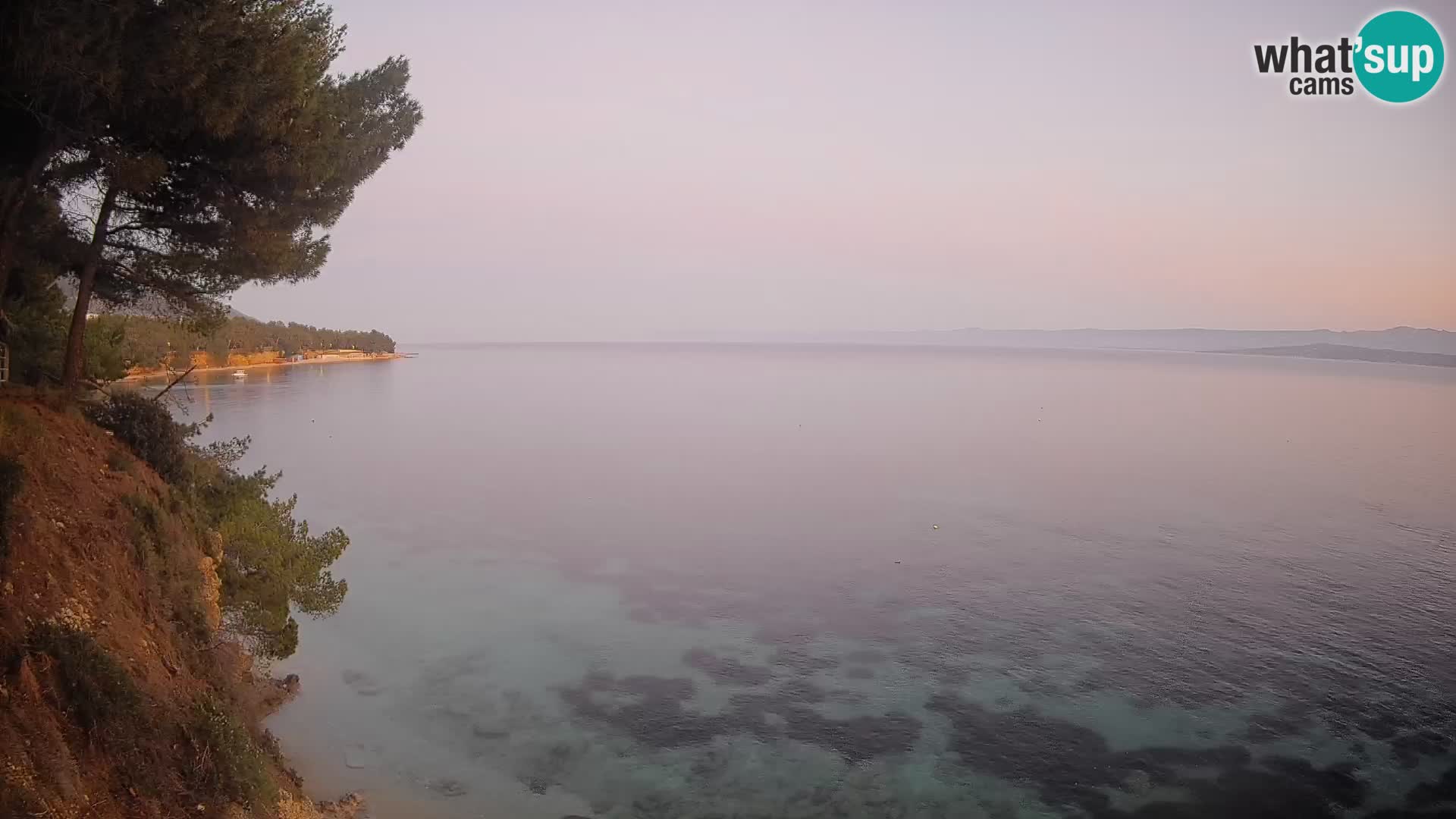 Spletna kamera Plaža Potočine Bol – Pogled v živo na plažo Borak, otok Brač