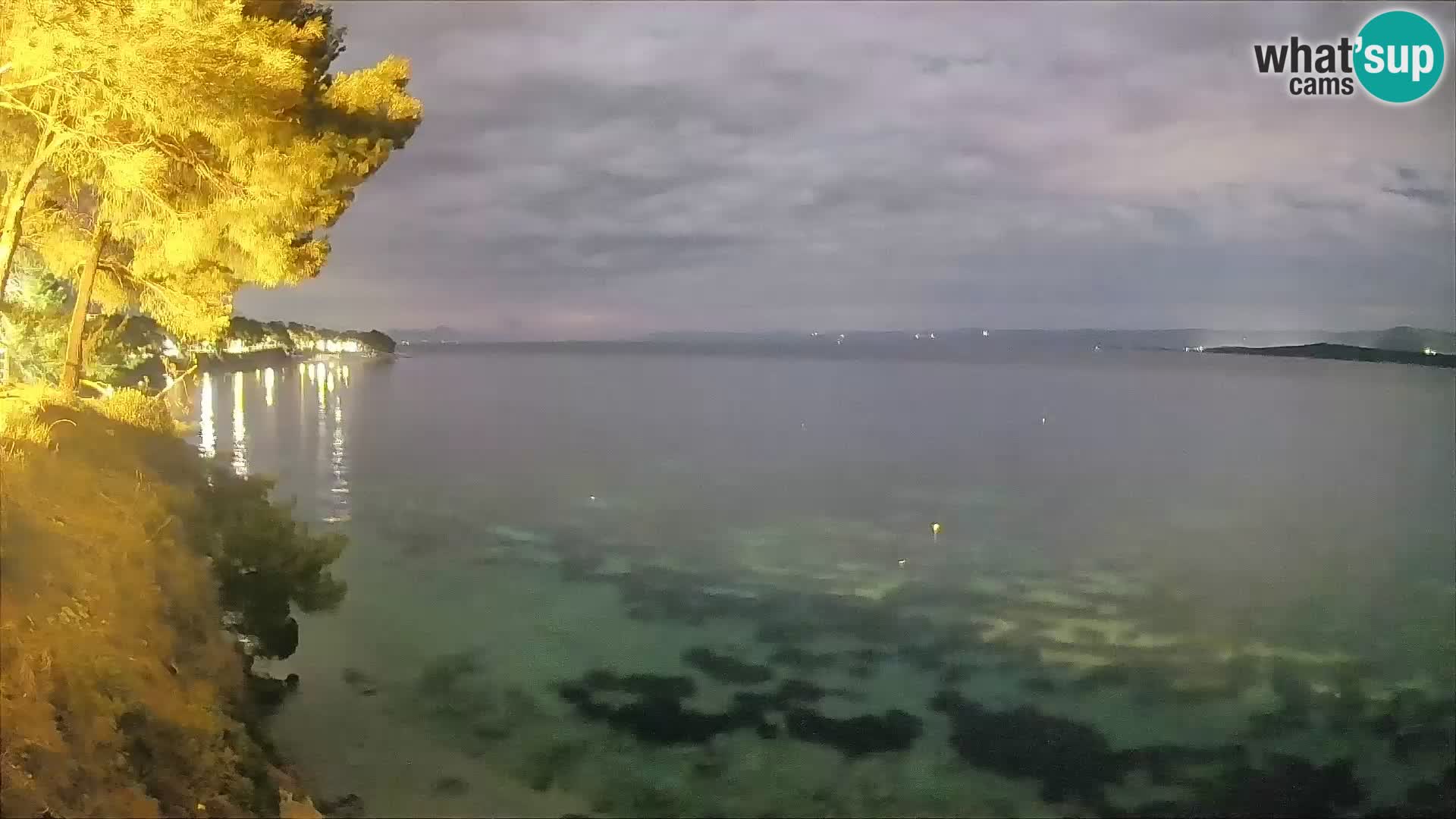 Web kamera Potočine Bol – Pogled uživo na plažu Borak, otok Brač