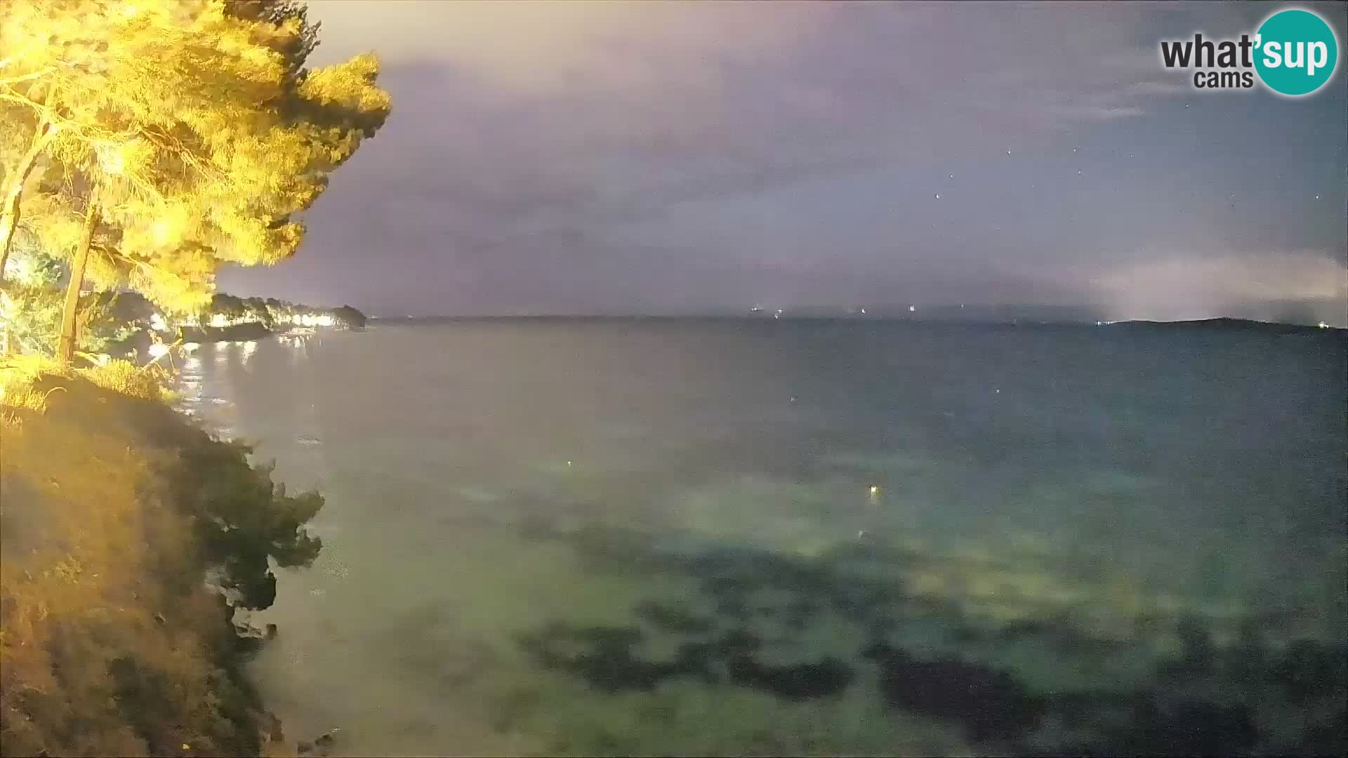 Spletna kamera Plaža Potočine Bol – Pogled v živo na plažo Borak, otok Brač