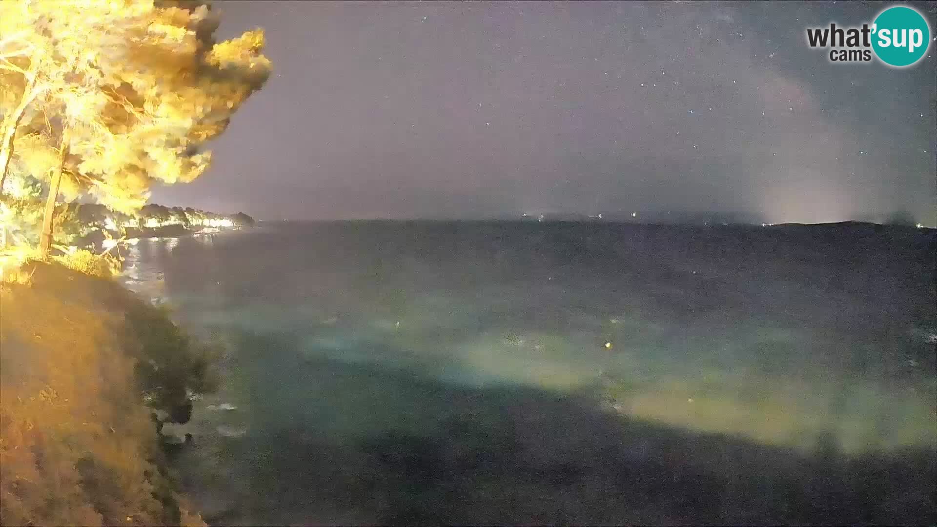 Spletna kamera Plaža Potočine Bol – Pogled v živo na plažo Borak, otok Brač