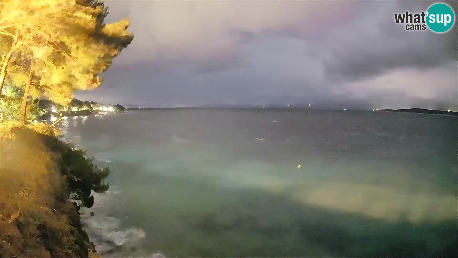 Spletna kamera Plaža Potočine Bol – Pogled v živo na plažo Borak, otok Brač