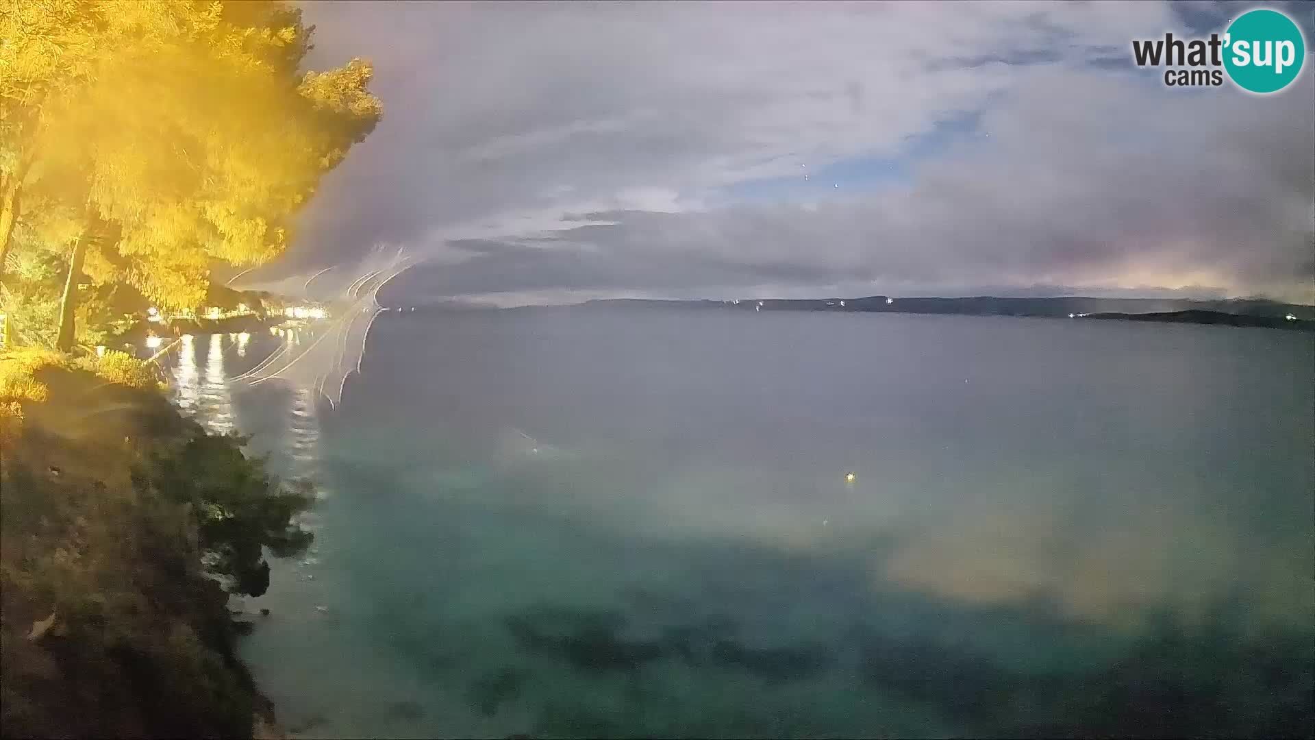 Spletna kamera Plaža Potočine Bol – Pogled v živo na plažo Borak, otok Brač