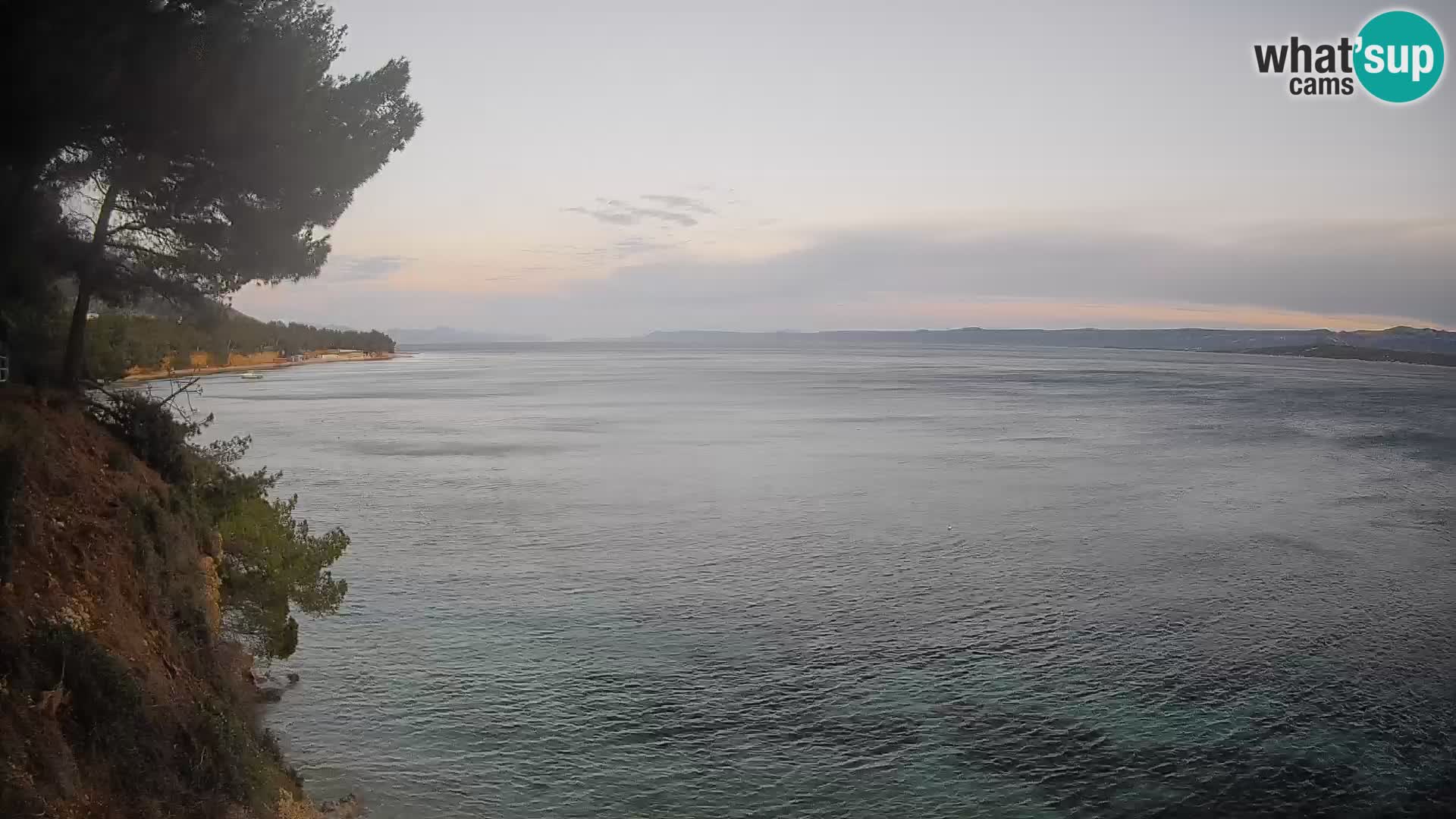 Spletna kamera Plaža Potočine Bol – Pogled v živo na plažo Borak, otok Brač