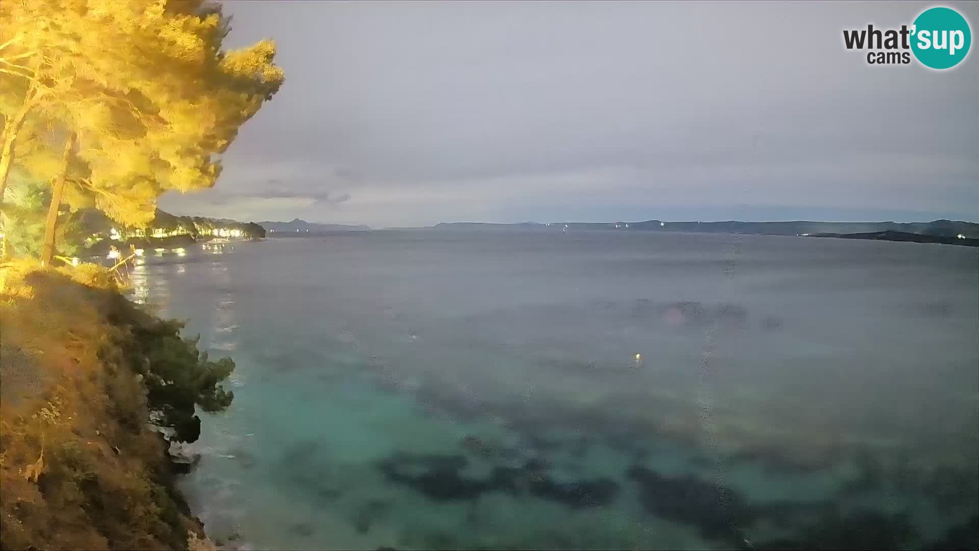 Spletna kamera Plaža Potočine Bol – Pogled v živo na plažo Borak, otok Brač