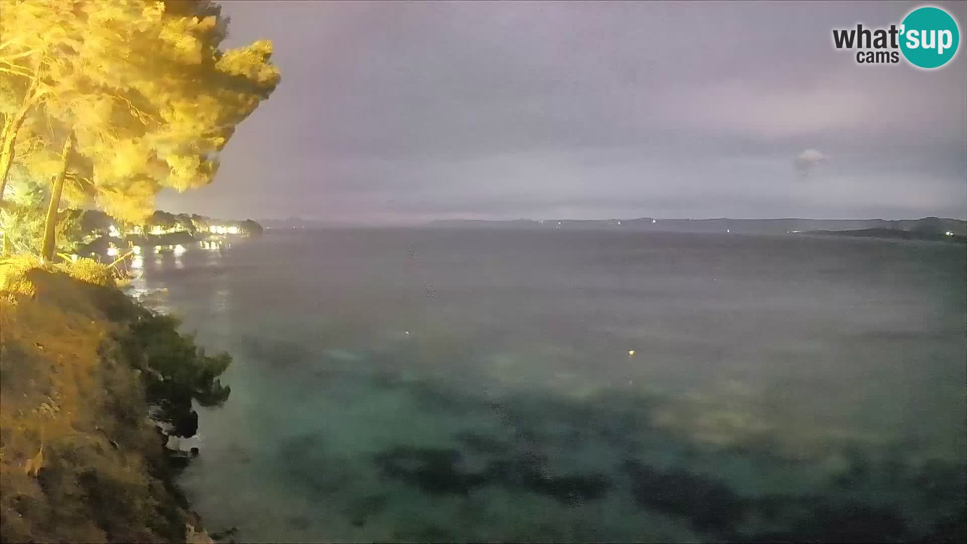 Spletna kamera Plaža Potočine Bol – Pogled v živo na plažo Borak, otok Brač