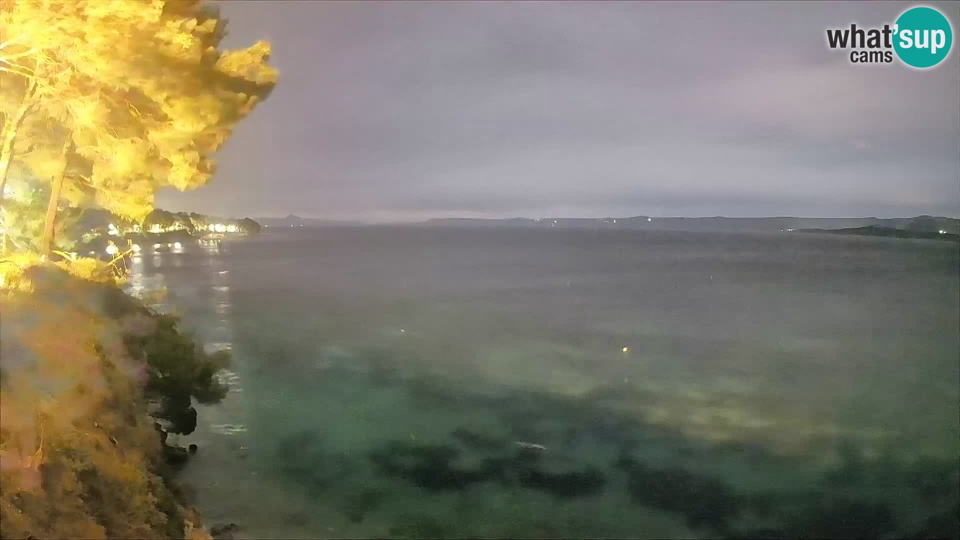 Spletna kamera Plaža Potočine Bol – Pogled v živo na plažo Borak, otok Brač