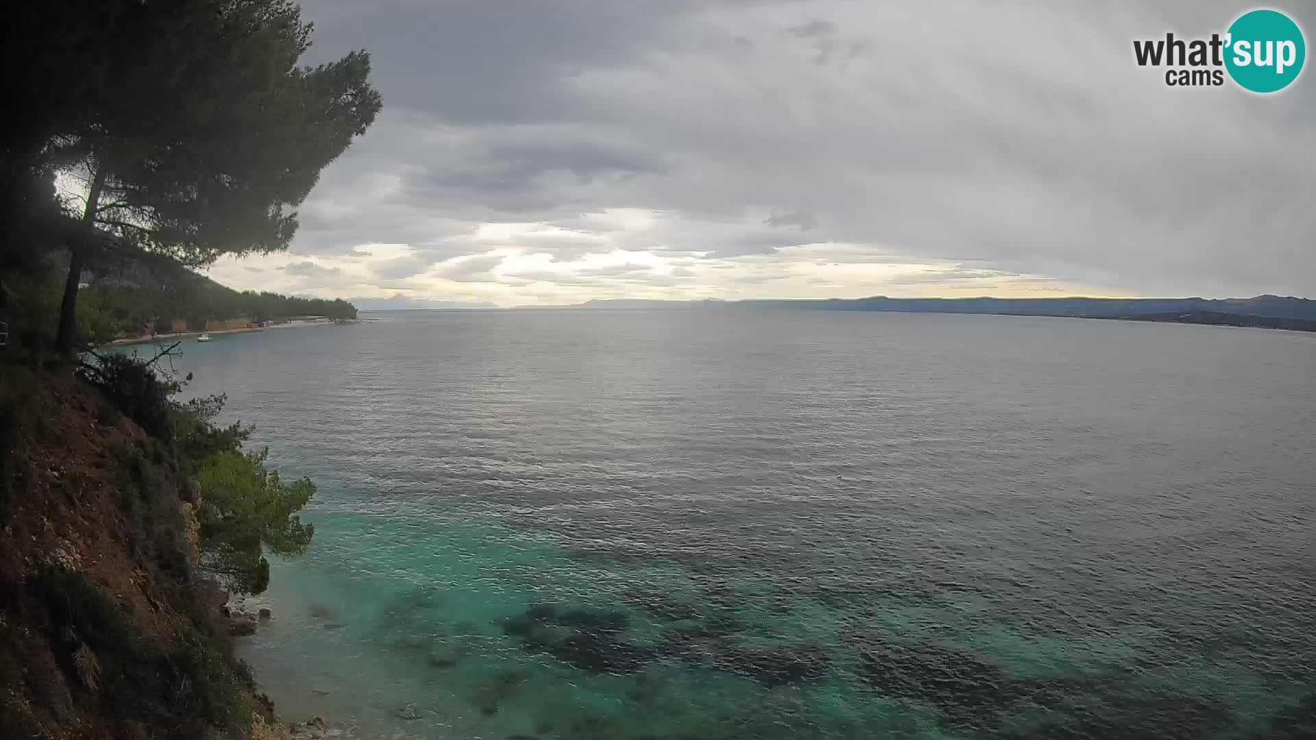 Spletna kamera Plaža Potočine Bol – Pogled v živo na plažo Borak, otok Brač