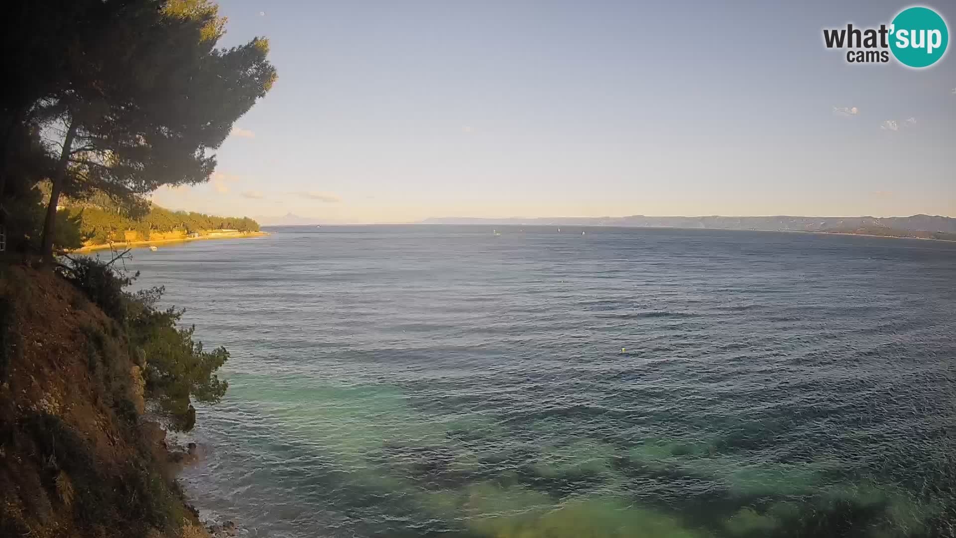 Spletna kamera Plaža Potočine Bol – Pogled v živo na plažo Borak, otok Brač