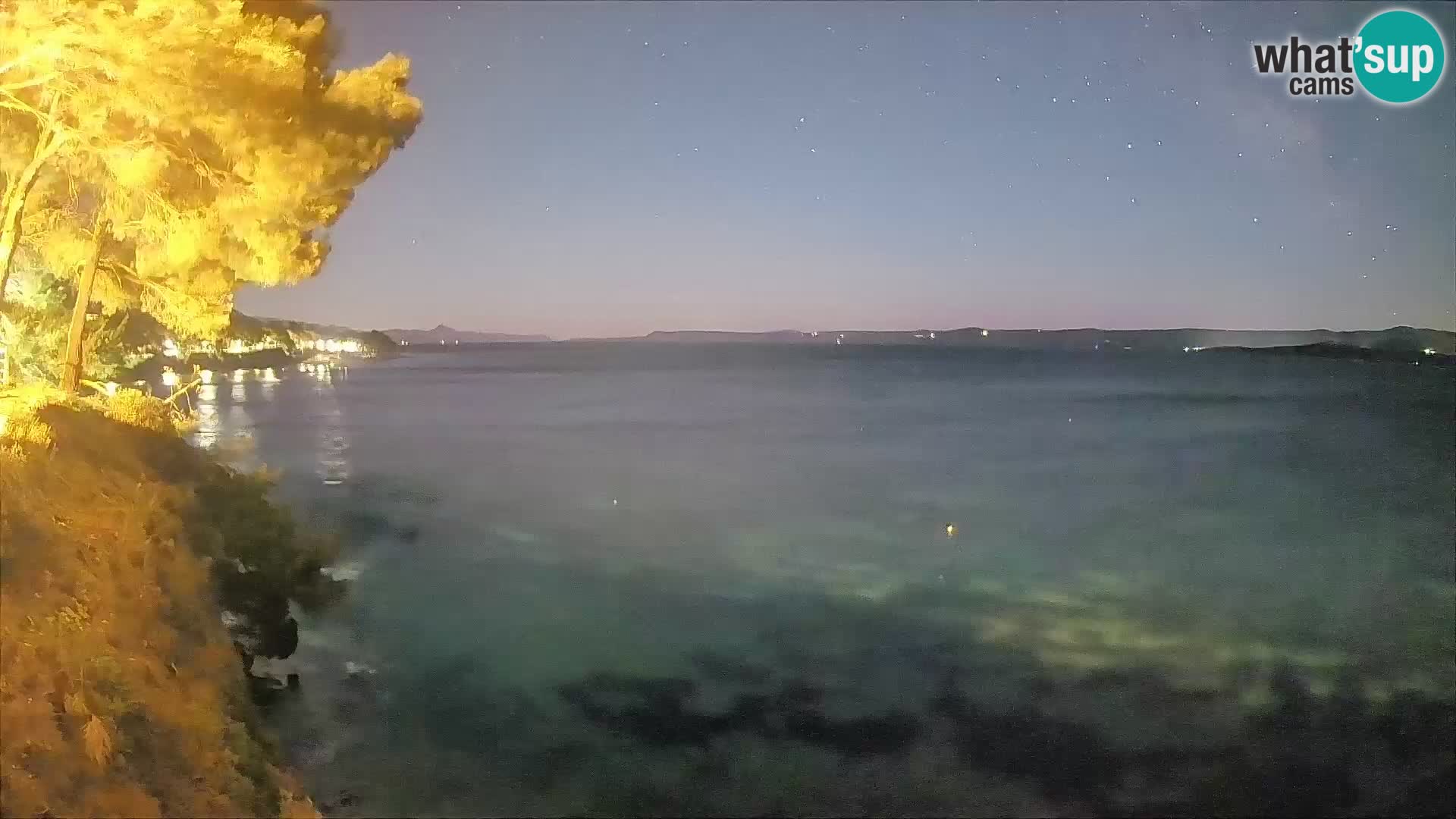 Spletna kamera Plaža Potočine Bol – Pogled v živo na plažo Borak, otok Brač