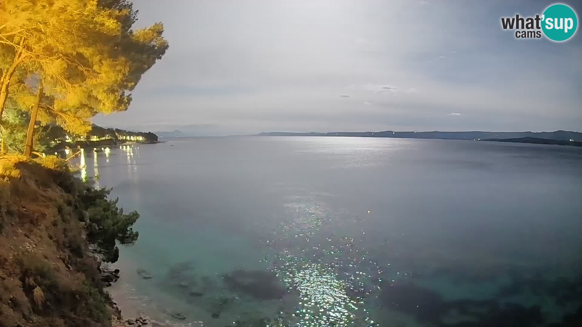 Spletna kamera Plaža Potočine Bol – Pogled v živo na plažo Borak, otok Brač