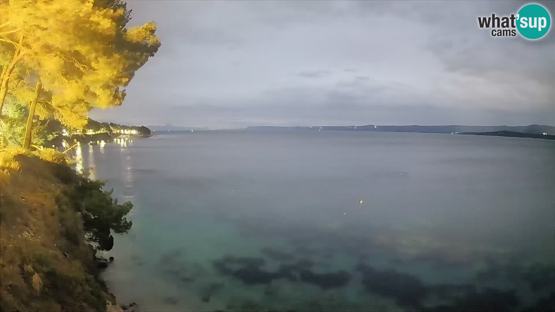 Spletna kamera Plaža Potočine Bol – Pogled v živo na plažo Borak, otok Brač