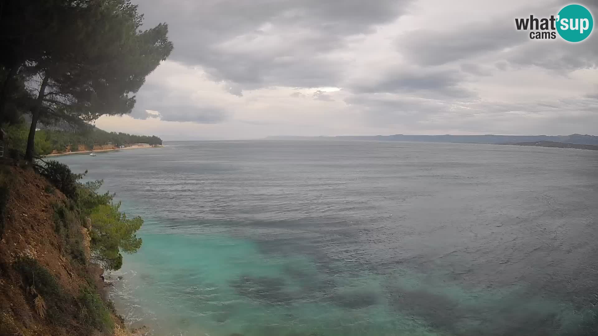Spletna kamera Plaža Potočine Bol – Pogled v živo na plažo Borak, otok Brač