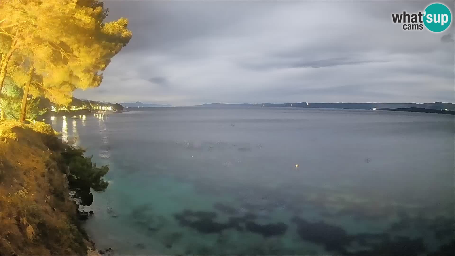 Spletna kamera Plaža Potočine Bol – Pogled v živo na plažo Borak, otok Brač