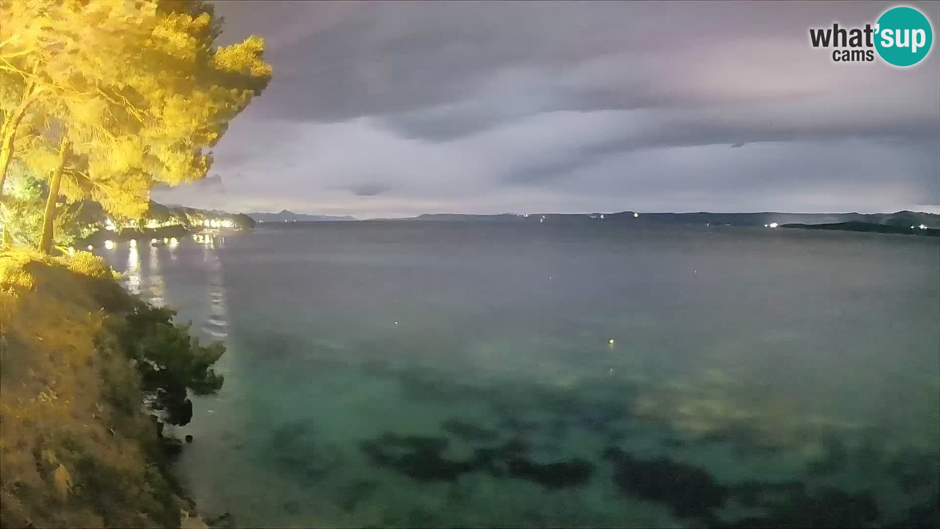 Spletna kamera Plaža Potočine Bol – Pogled v živo na plažo Borak, otok Brač