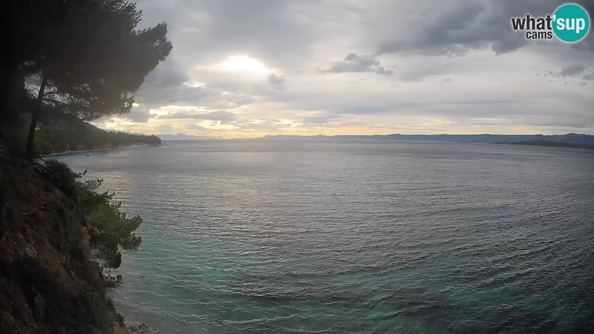 Spletna kamera Plaža Potočine Bol – Pogled v živo na plažo Borak, otok Brač