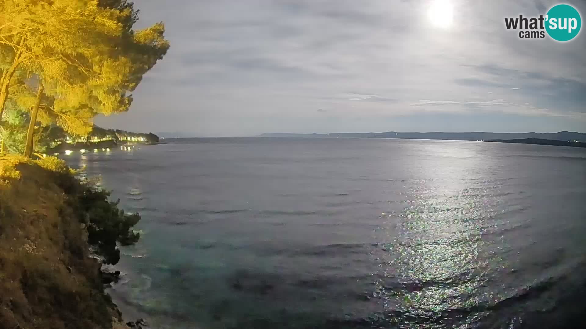 Spletna kamera Plaža Potočine Bol – Pogled v živo na plažo Borak, otok Brač
