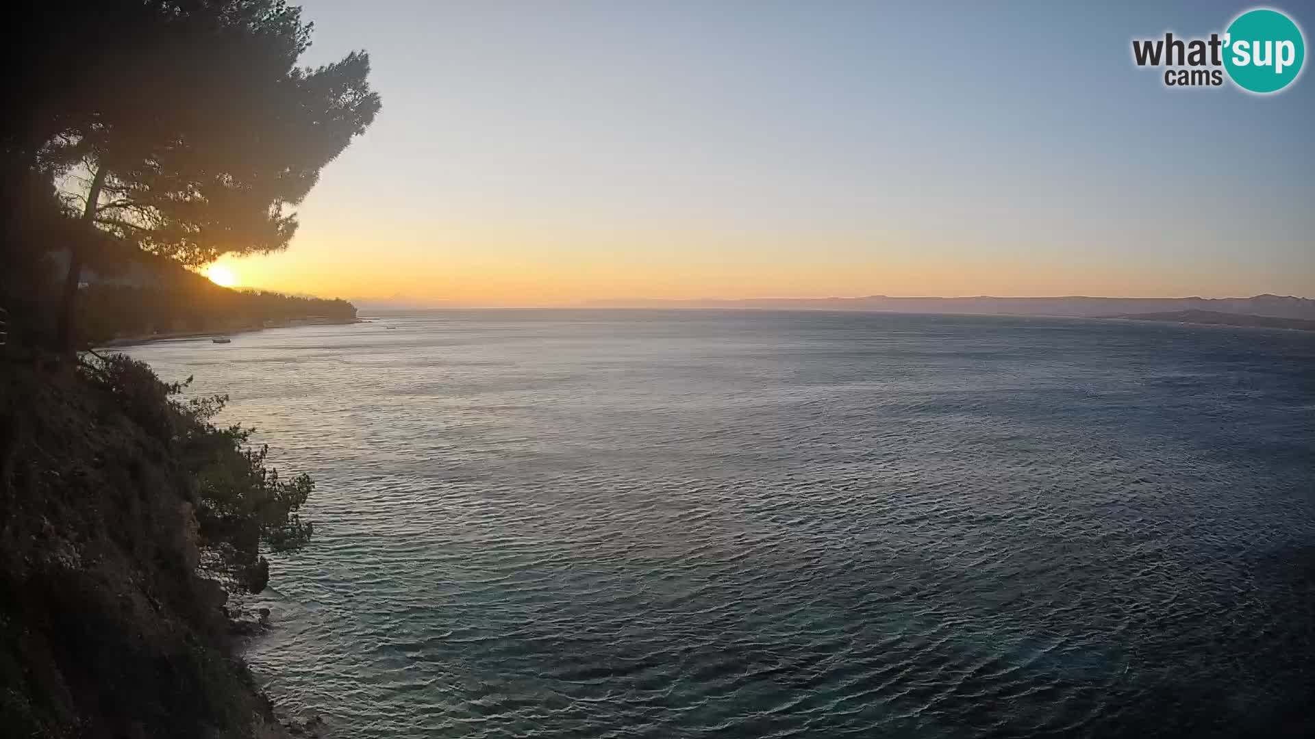 Spletna kamera Plaža Potočine Bol – Pogled v živo na plažo Borak, otok Brač