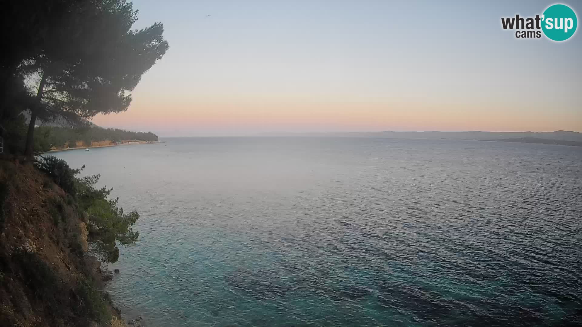 Spletna kamera Plaža Potočine Bol – Pogled v živo na plažo Borak, otok Brač