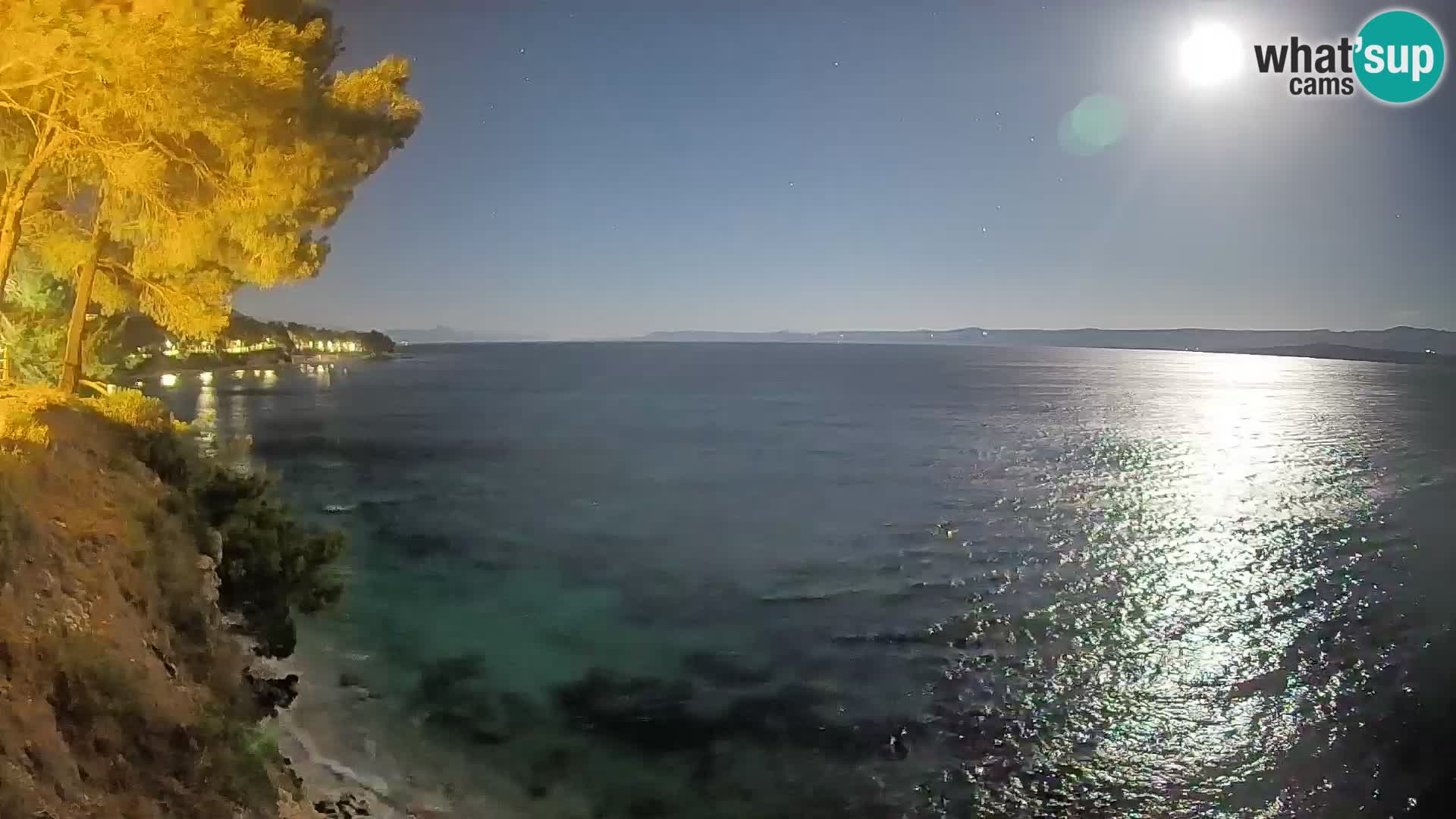 Spletna kamera Plaža Potočine Bol – Pogled v živo na plažo Borak, otok Brač