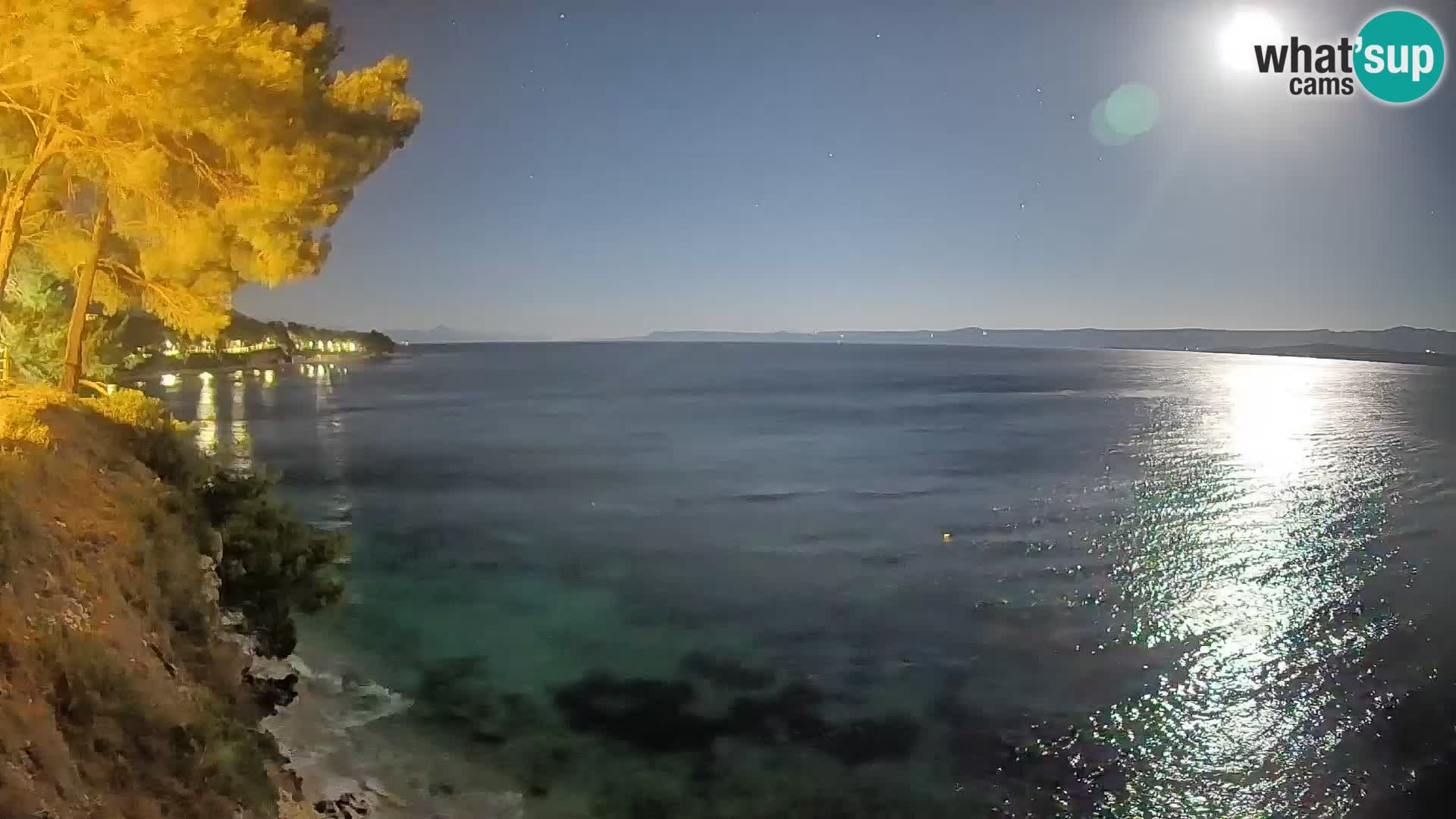 Spletna kamera Plaža Potočine Bol – Pogled v živo na plažo Borak, otok Brač