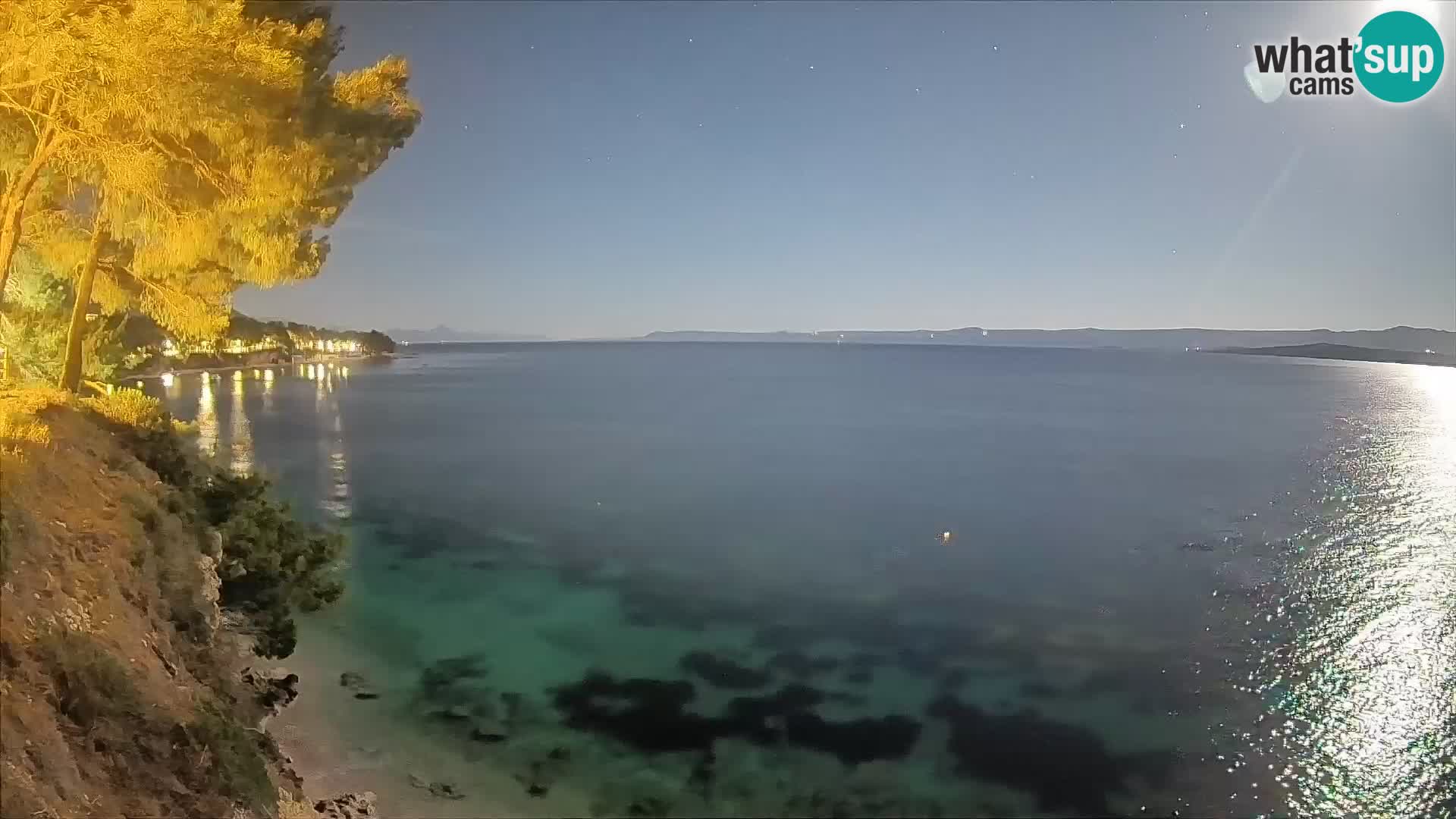 Spletna kamera Plaža Potočine Bol – Pogled v živo na plažo Borak, otok Brač