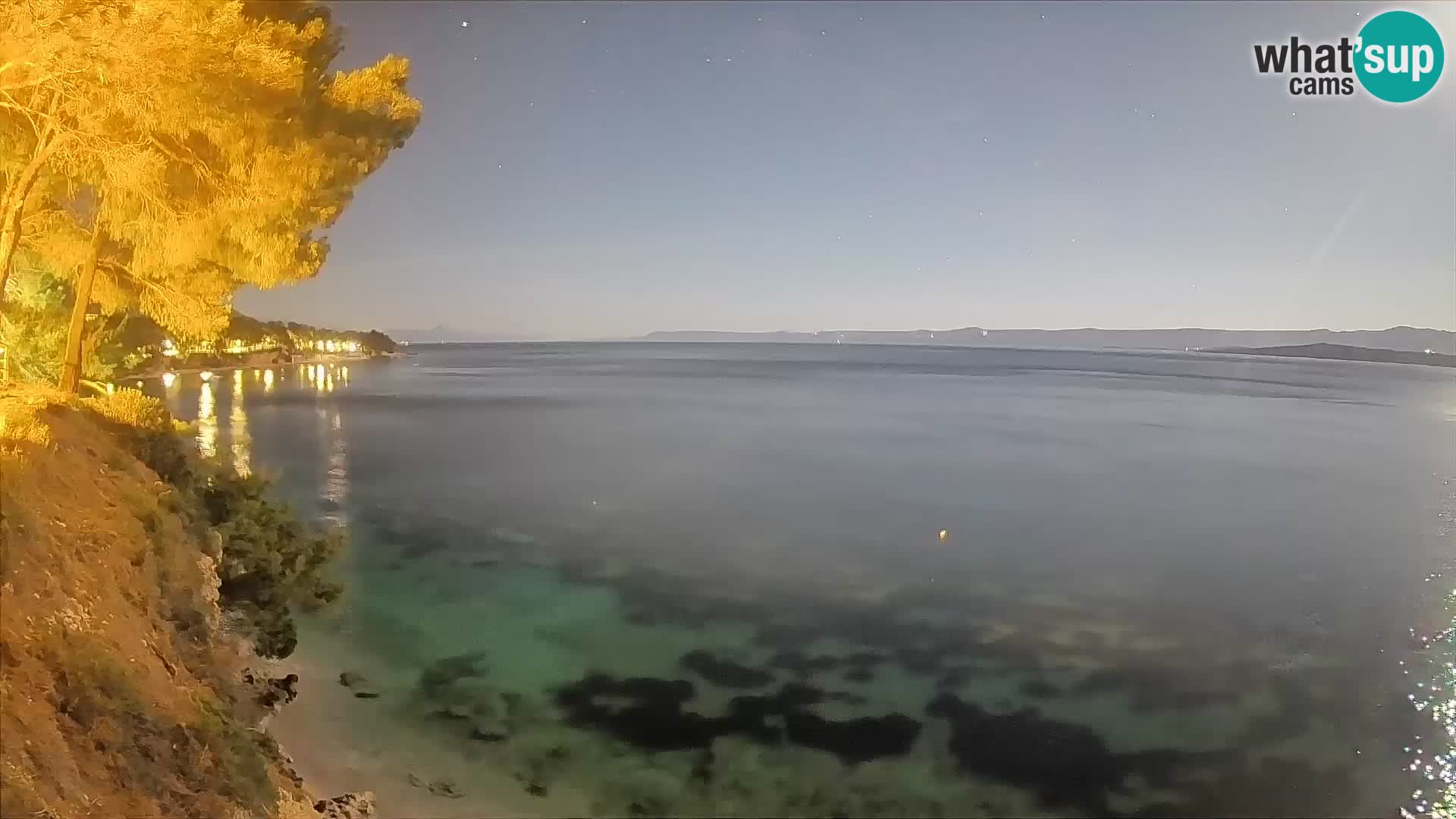 Spletna kamera Plaža Potočine Bol – Pogled v živo na plažo Borak, otok Brač