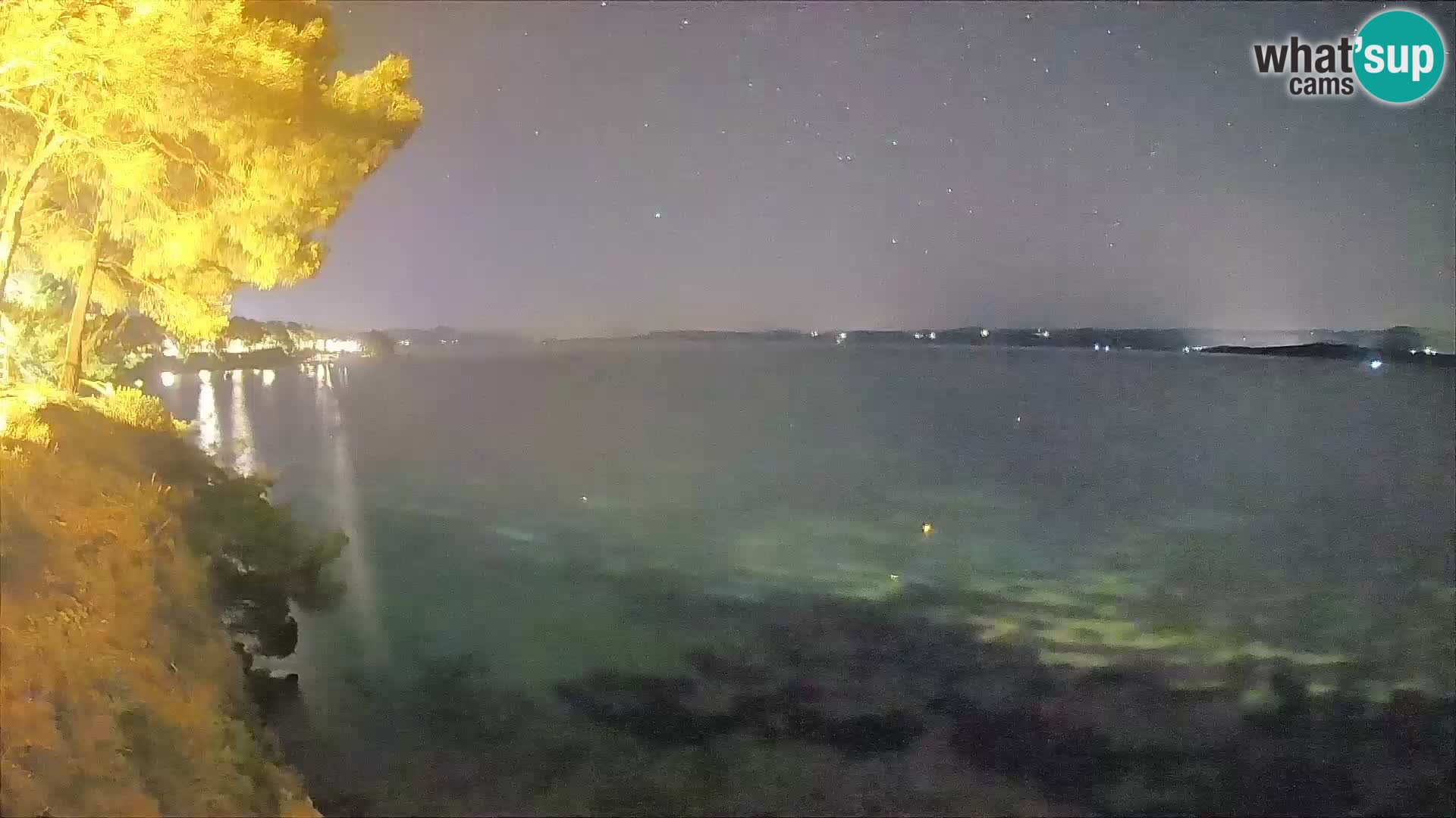 Spletna kamera Plaža Potočine Bol – Pogled v živo na plažo Borak, otok Brač