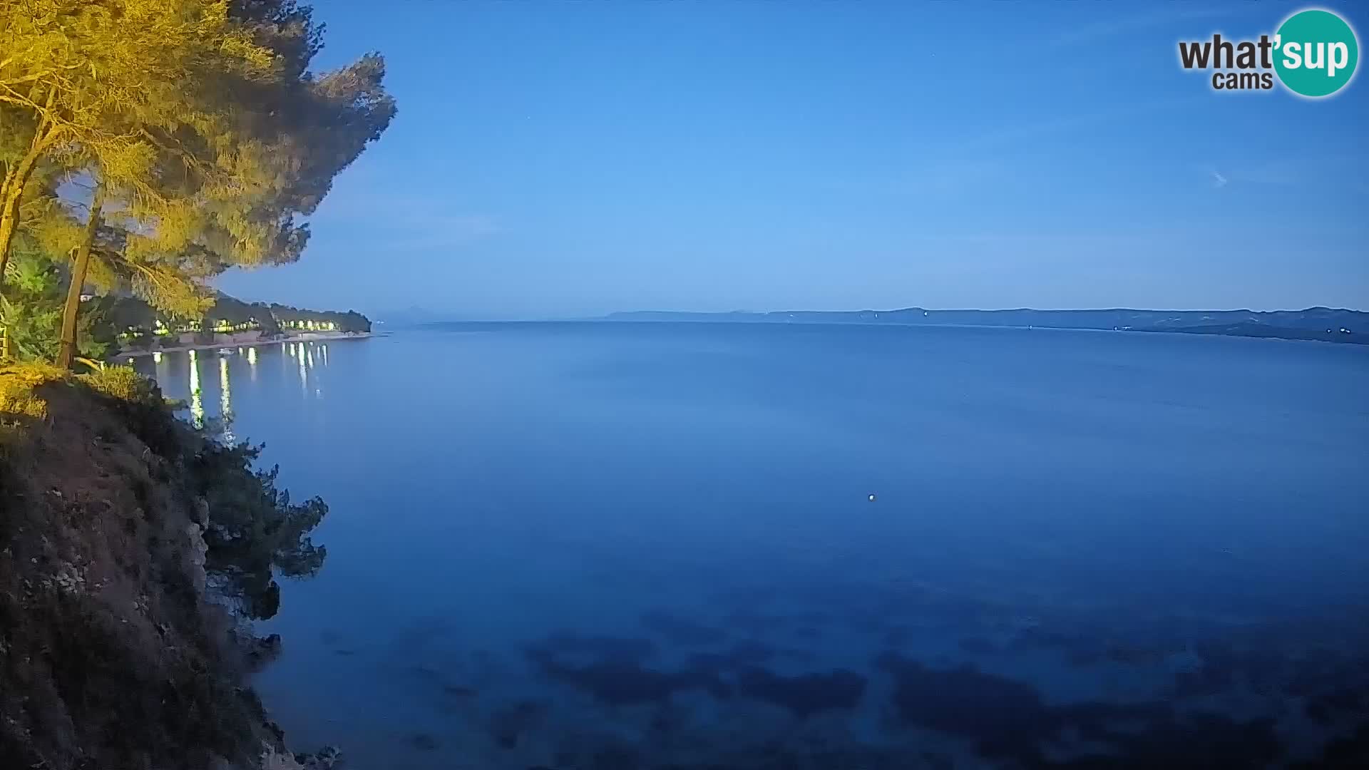 Spletna kamera Plaža Potočine Bol – Pogled v živo na plažo Borak, otok Brač