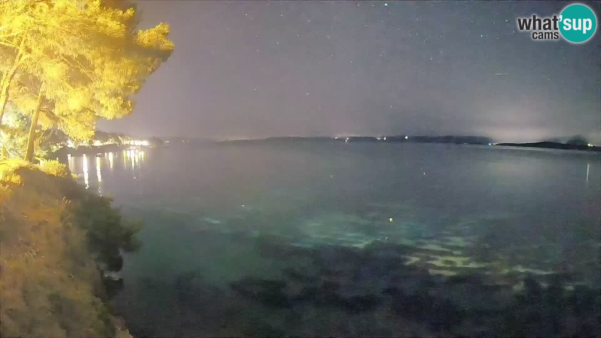 Spletna kamera Plaža Potočine Bol – Pogled v živo na plažo Borak, otok Brač