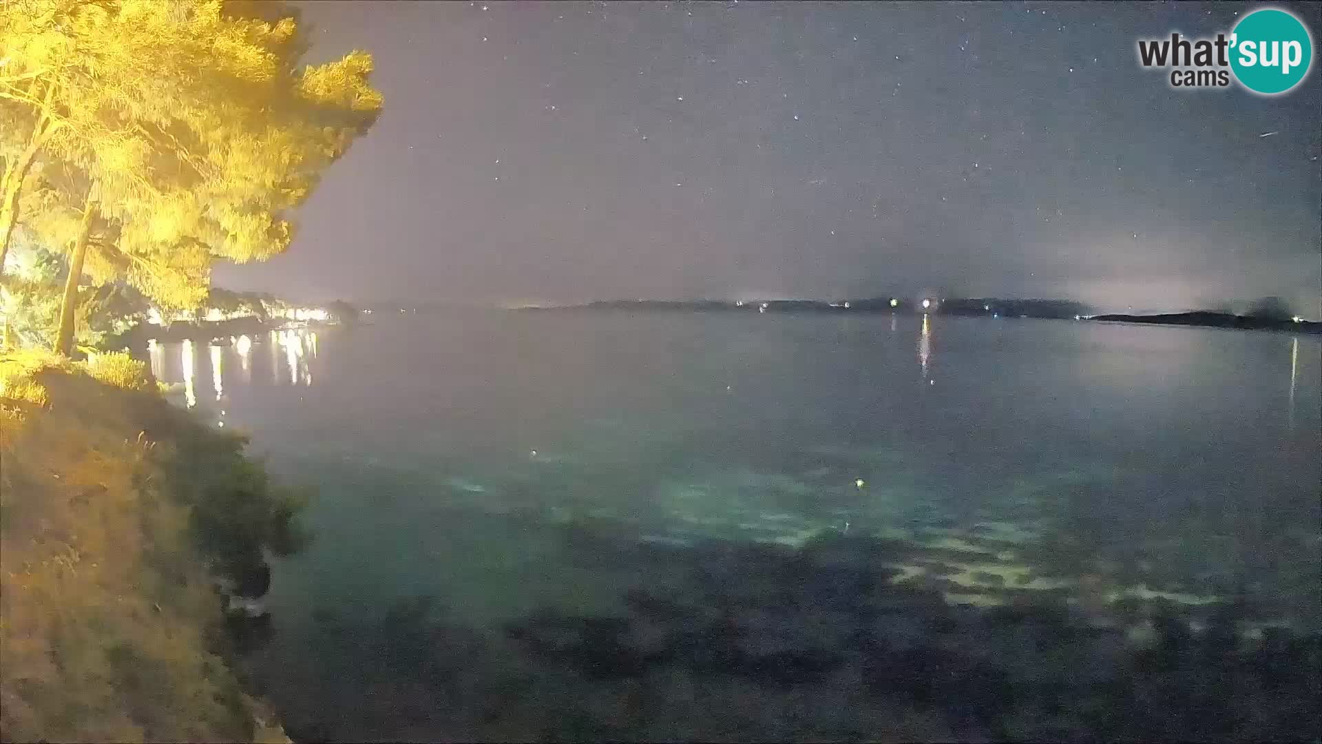 Spletna kamera Plaža Potočine Bol – Pogled v živo na plažo Borak, otok Brač