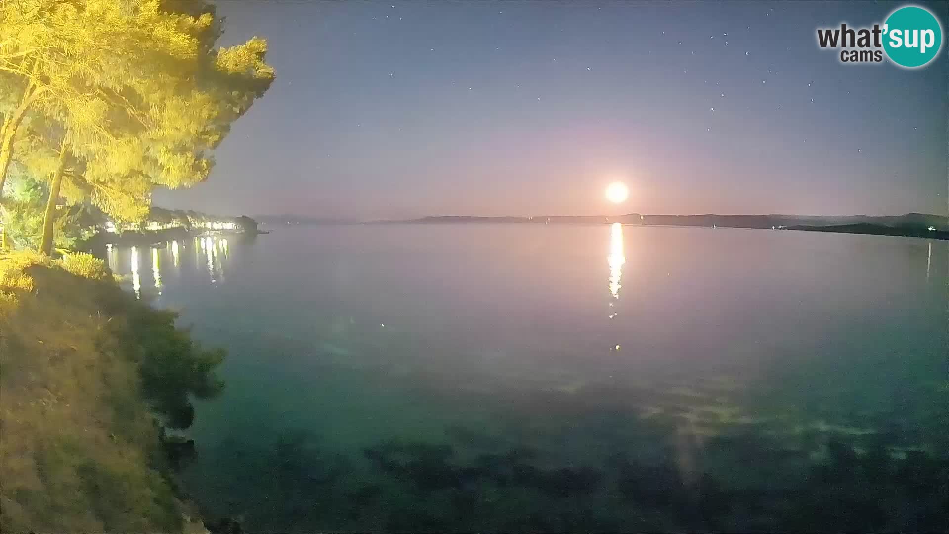Web kamera Potočine Bol – Pogled uživo na plažu Borak, otok Brač