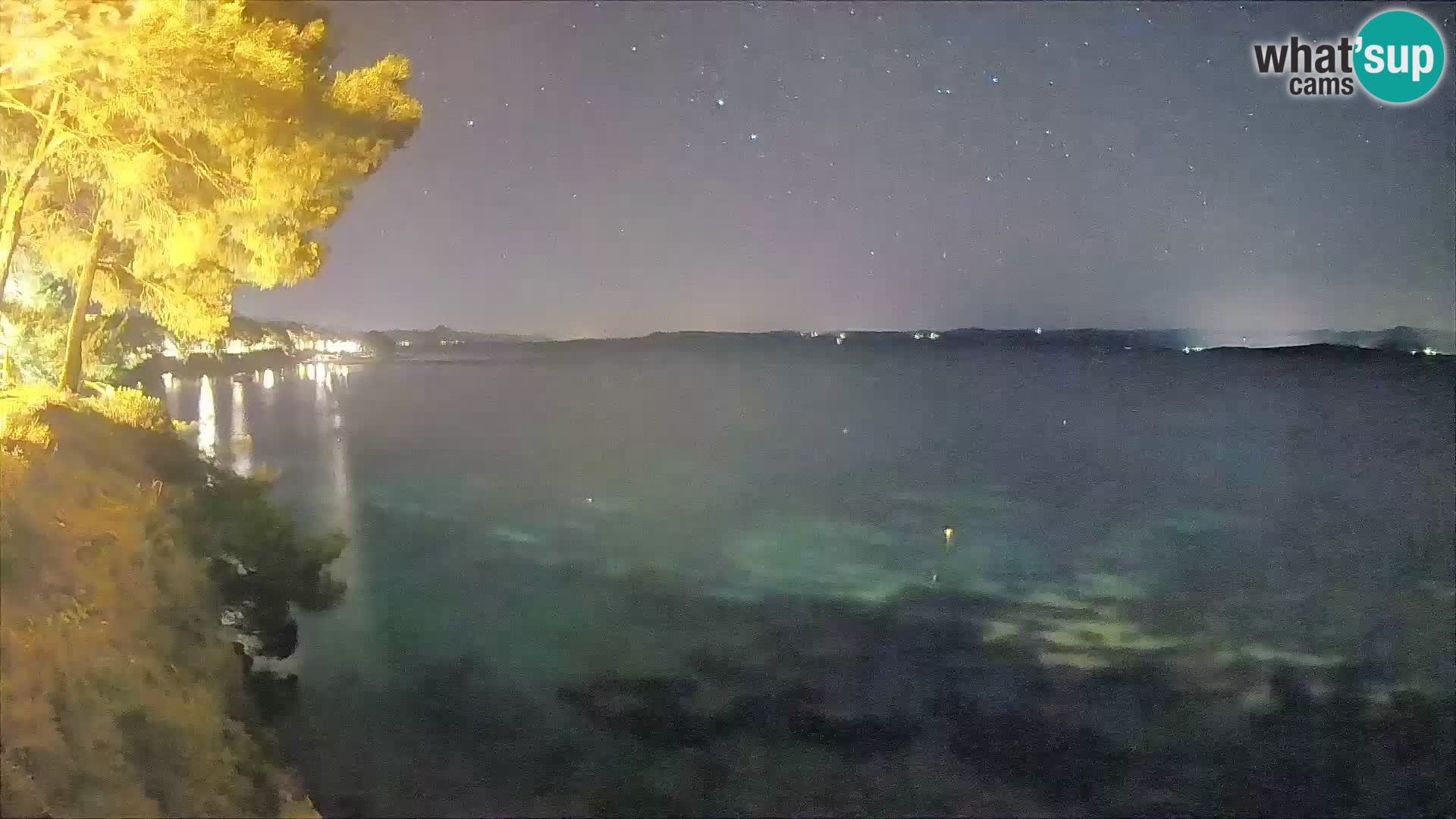 Spletna kamera Plaža Potočine Bol – Pogled v živo na plažo Borak, otok Brač