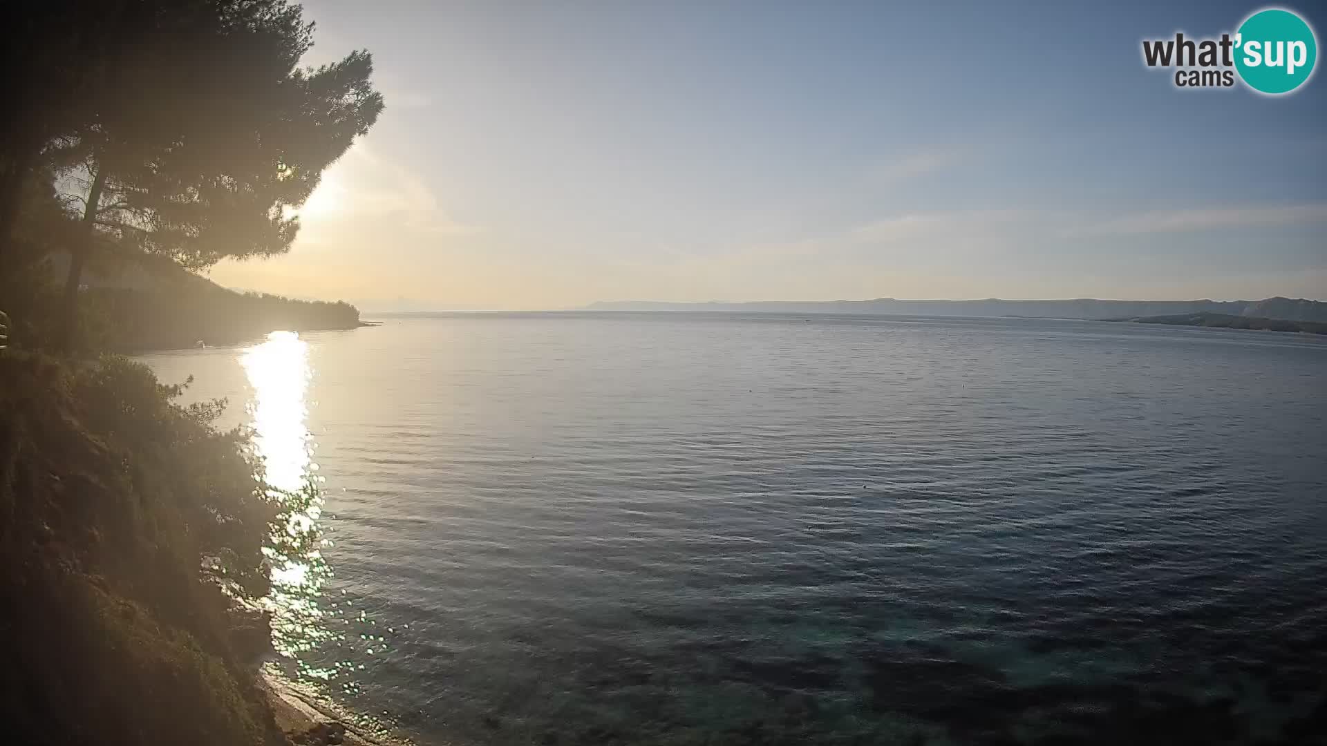 Spletna kamera Plaža Potočine Bol – Pogled v živo na plažo Borak, otok Brač