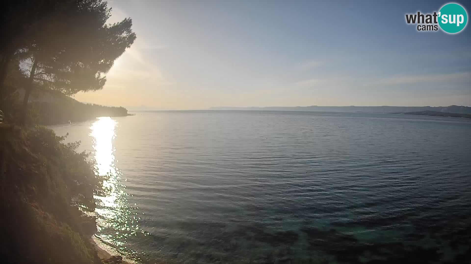 Spletna kamera Plaža Potočine Bol – Pogled v živo na plažo Borak, otok Brač