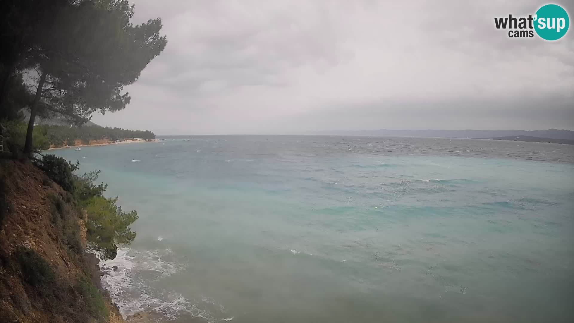 Spletna kamera Plaža Potočine Bol – Pogled v živo na plažo Borak, otok Brač