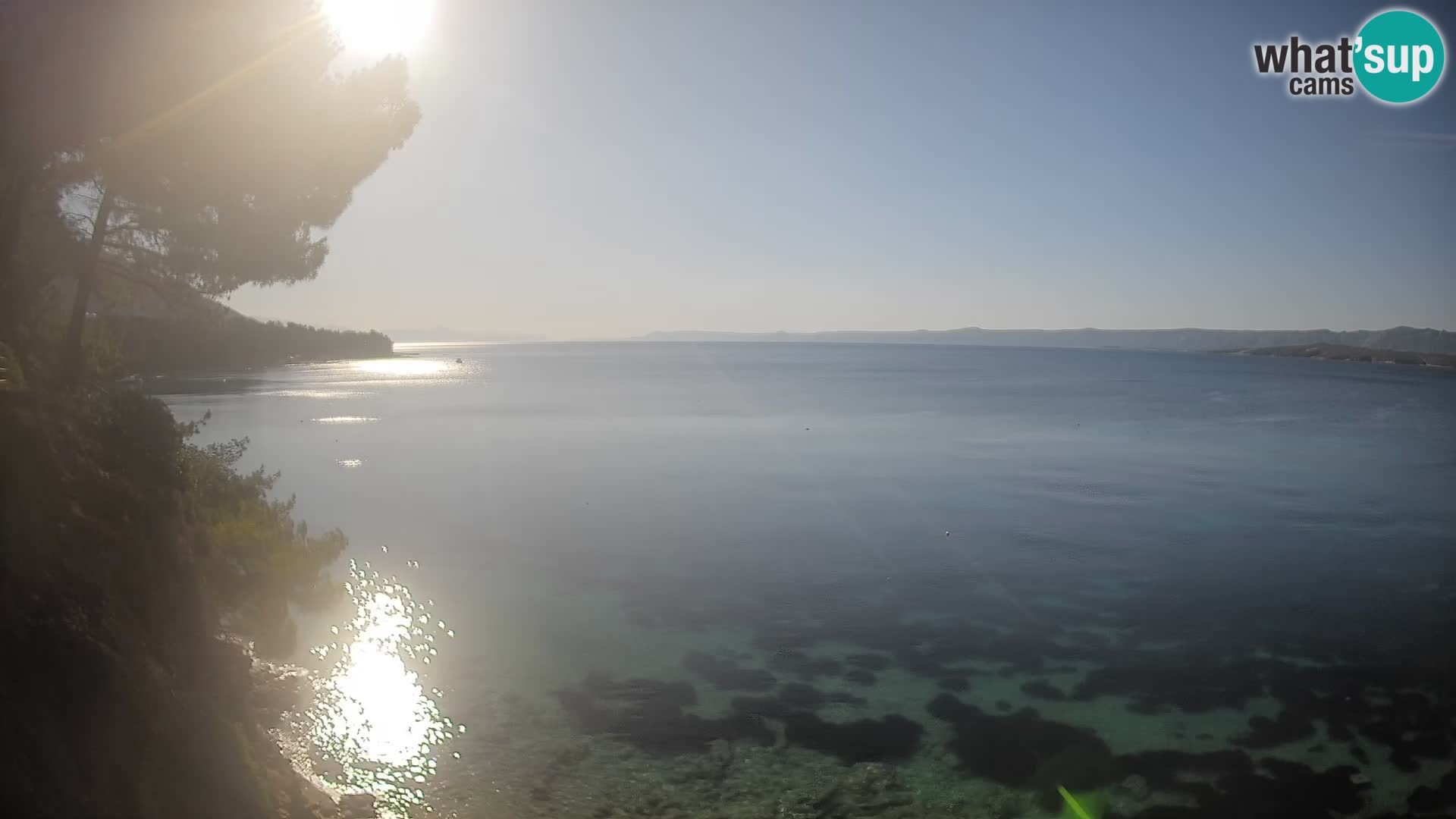 Spletna kamera Plaža Potočine Bol – Pogled v živo na plažo Borak, otok Brač