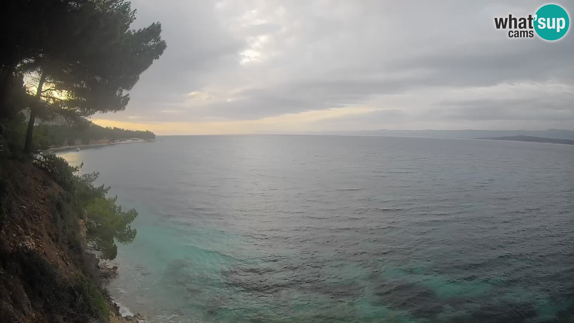 Spletna kamera Plaža Potočine Bol – Pogled v živo na plažo Borak, otok Brač