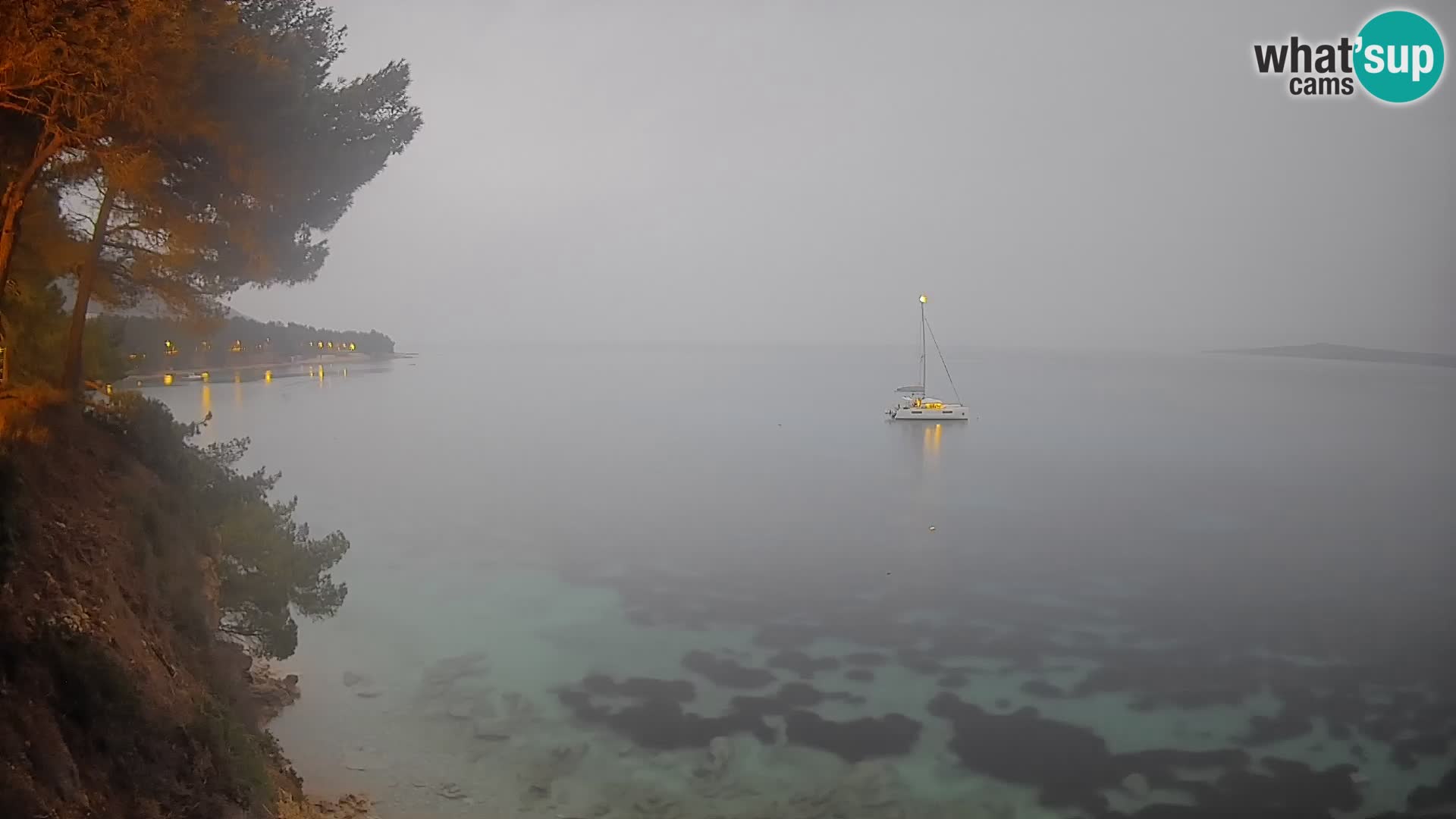 Webcam Spiaggia Potočine Bol – Vista live sulla spiaggia Borak, Isola di Brač