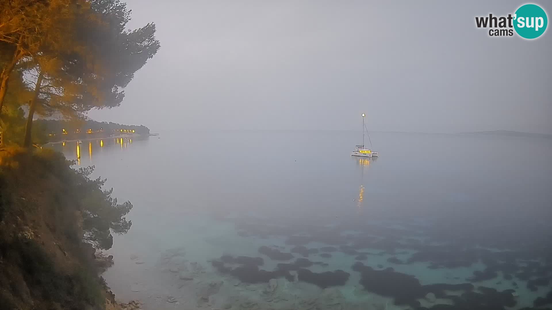 Web kamera Potočine Bol – Pogled uživo na plažu Borak, otok Brač