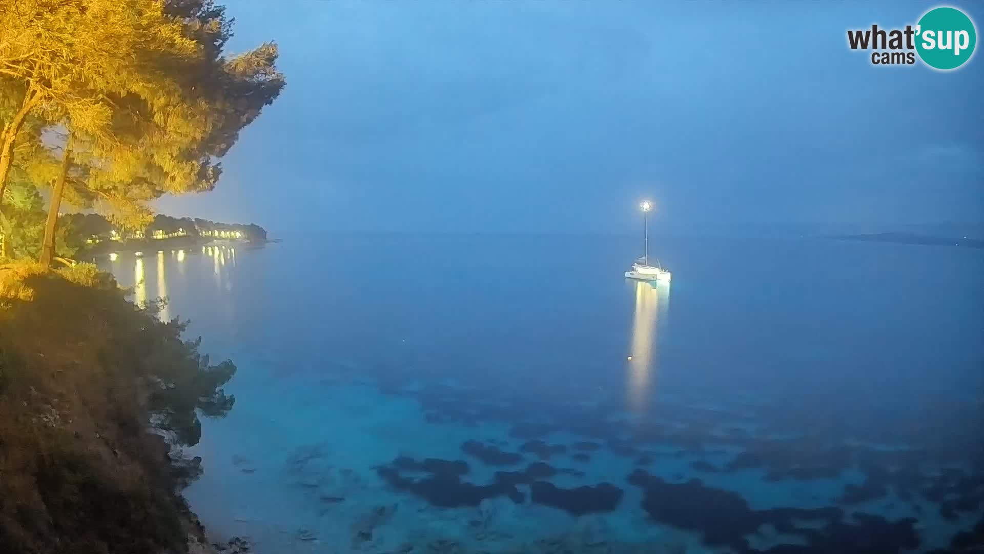 Webcam Spiaggia Potočine Bol – Vista live sulla spiaggia Borak, Isola di Brač