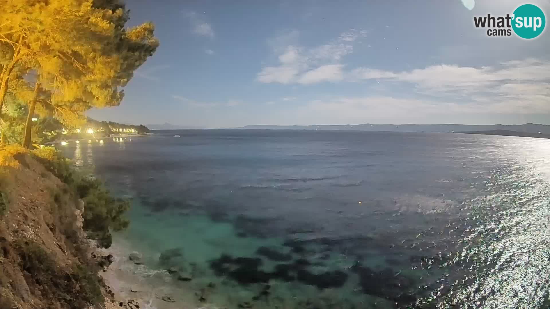 Spletna kamera Plaža Potočine Bol – Pogled v živo na plažo Borak, otok Brač