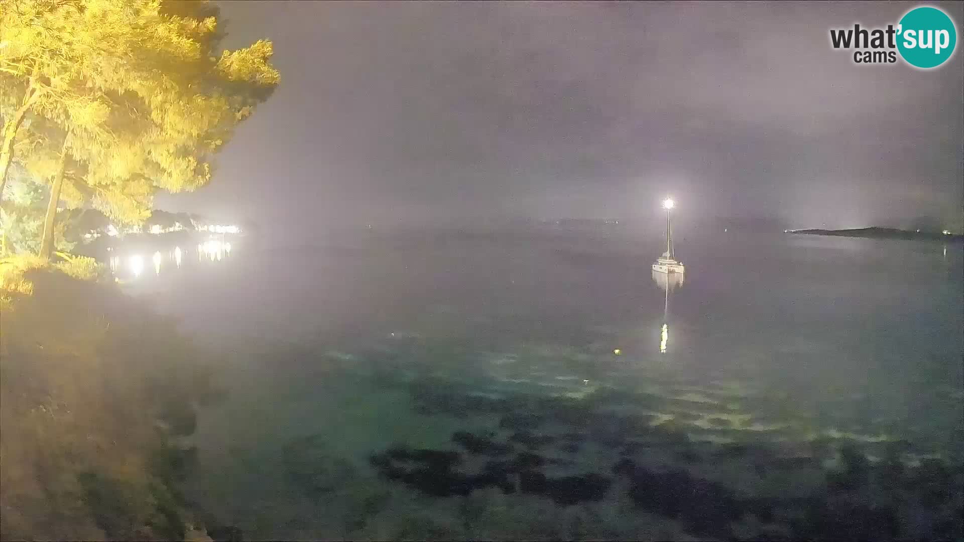 Webcam Spiaggia Potočine Bol – Vista live sulla spiaggia Borak, Isola di Brač