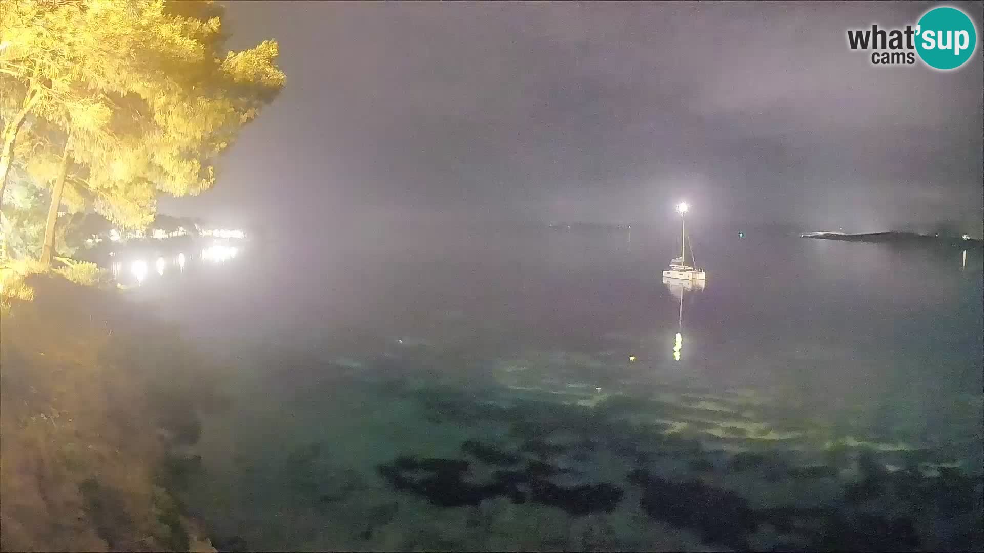 Webcam Spiaggia Potočine Bol – Vista live sulla spiaggia Borak, Isola di Brač