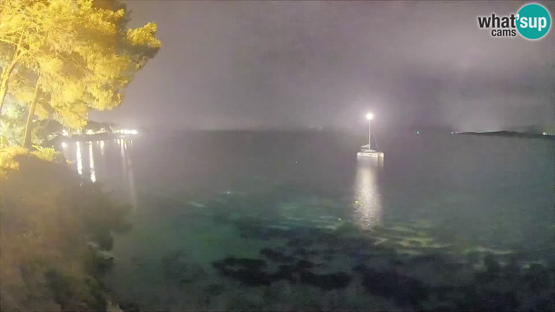 Webcam Spiaggia Potočine Bol – Vista live sulla spiaggia Borak, Isola di Brač