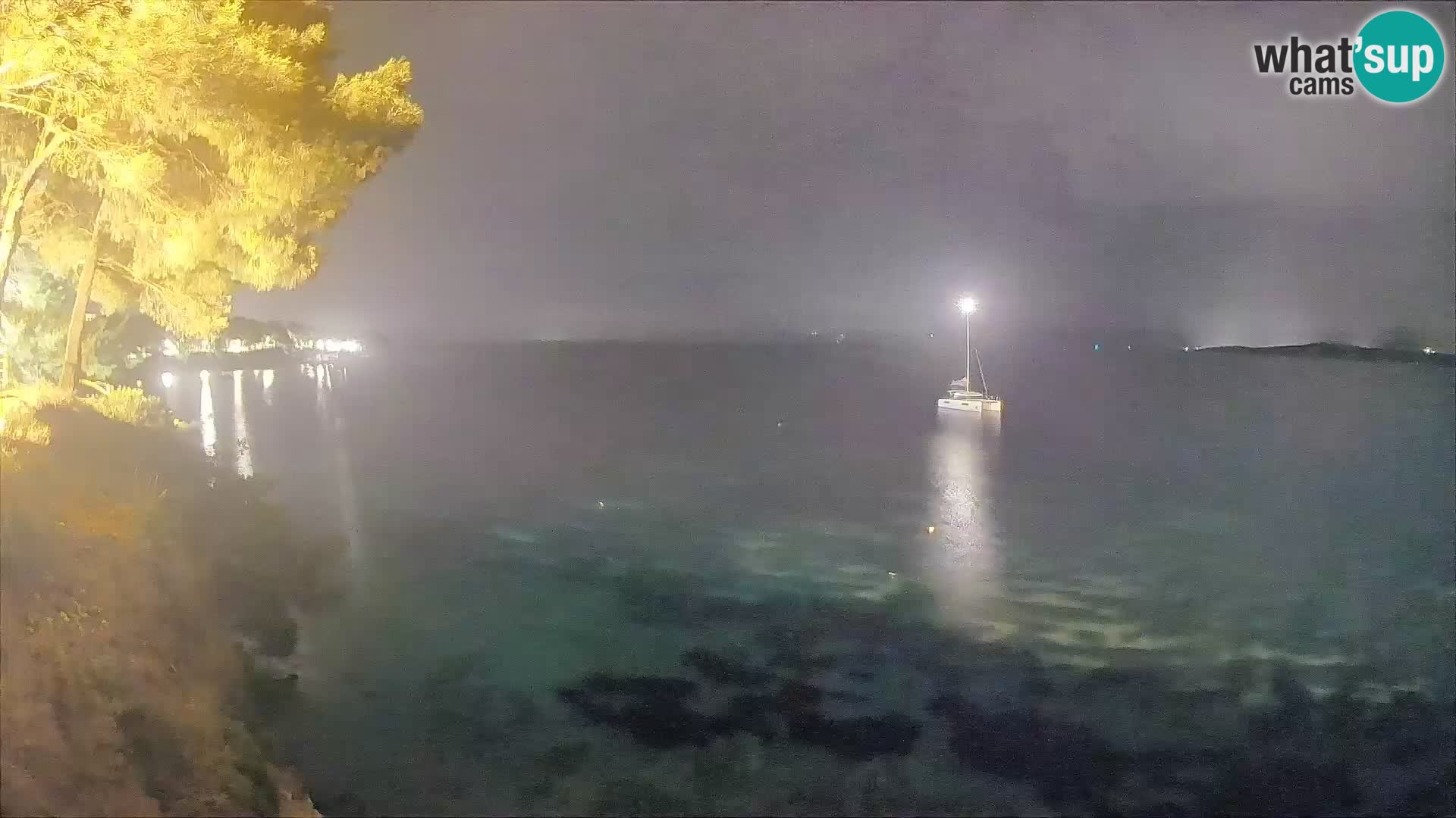 Webcam Spiaggia Potočine Bol – Vista live sulla spiaggia Borak, Isola di Brač