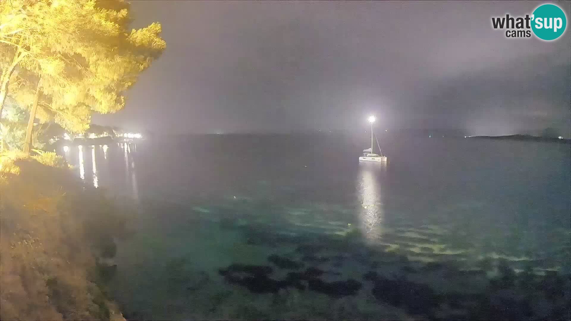 Webcam Spiaggia Potočine Bol – Vista live sulla spiaggia Borak, Isola di Brač