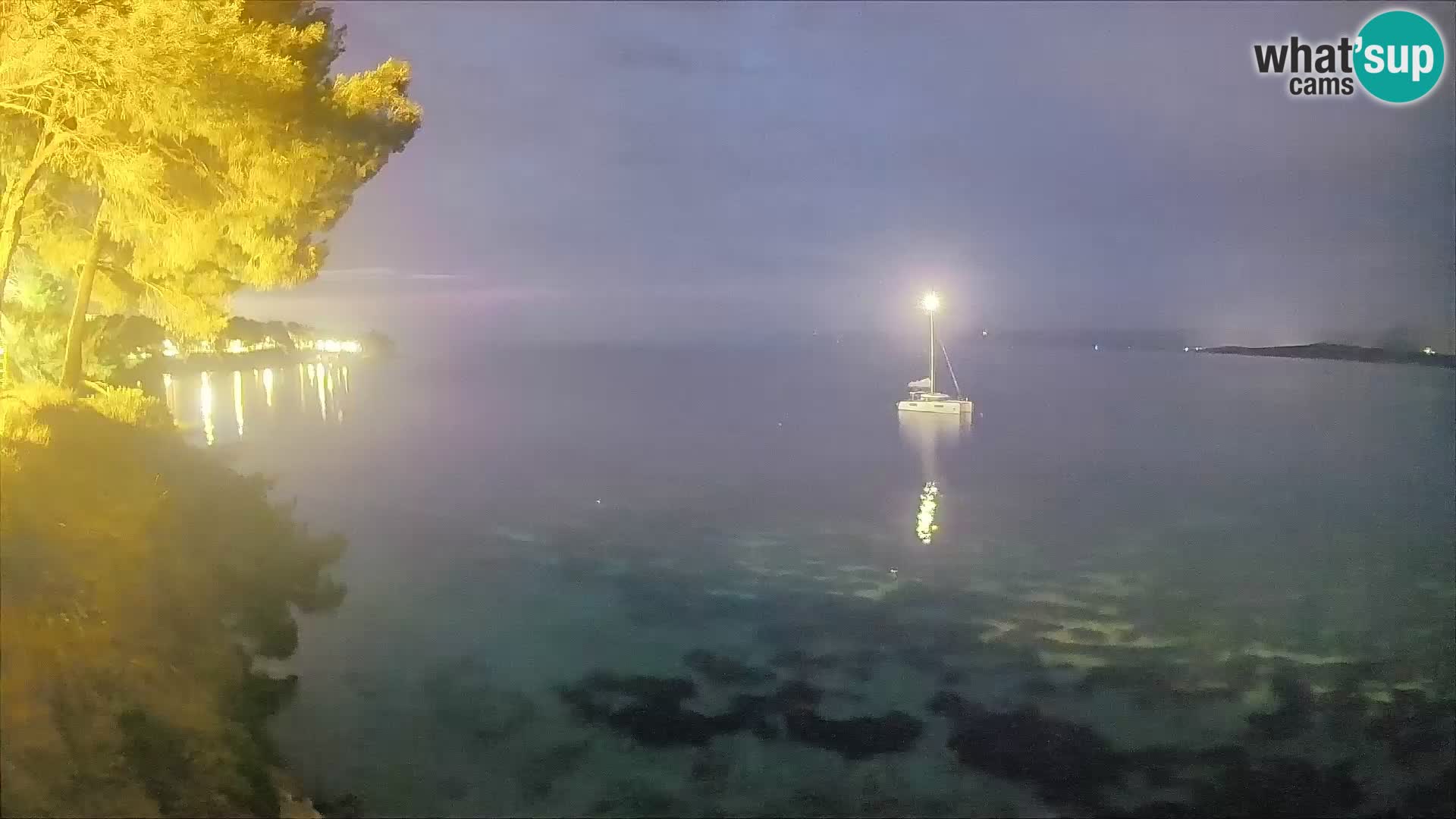 Web kamera Potočine Bol – Pogled uživo na plažu Borak, otok Brač