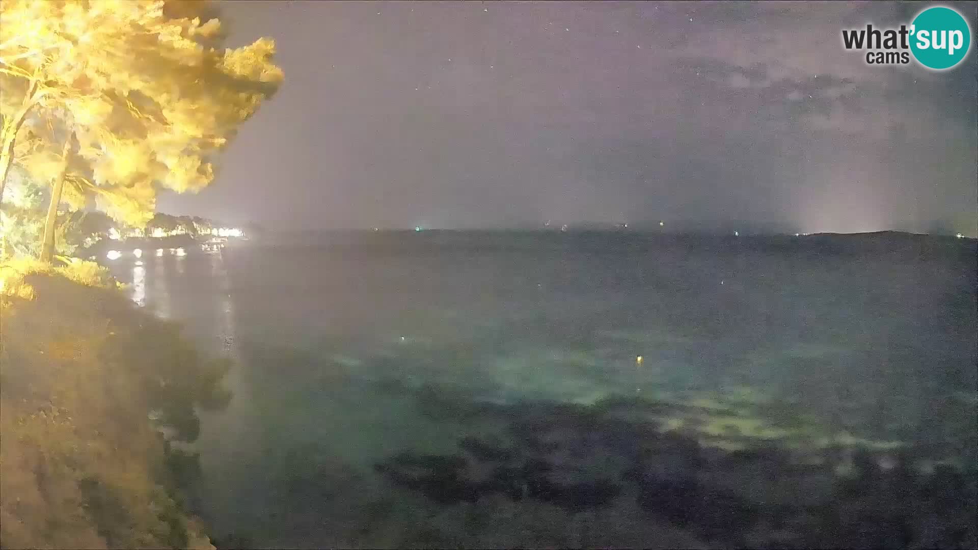 Web kamera Potočine Bol – Pogled uživo na plažu Borak, otok Brač