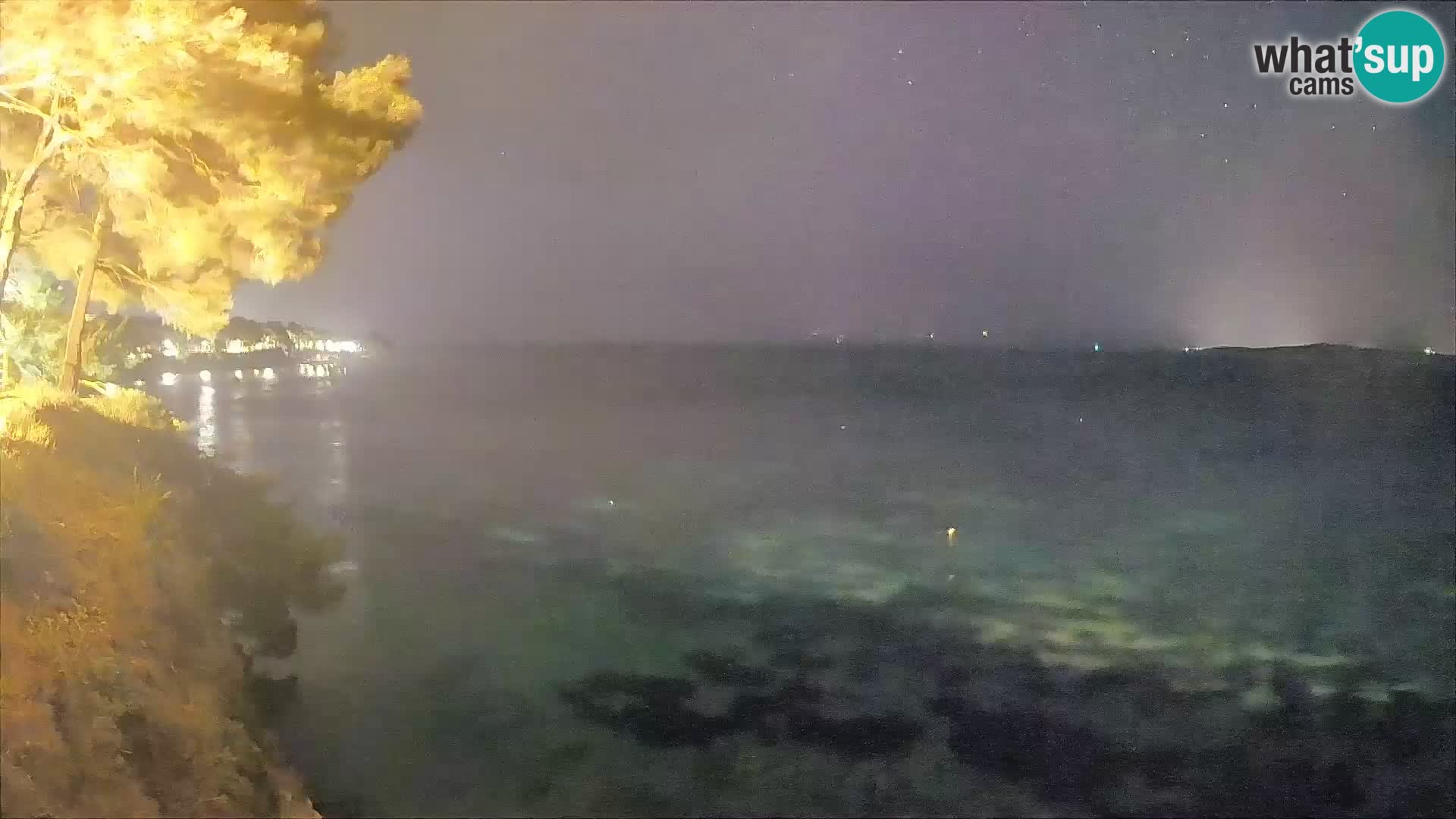 Web kamera Potočine Bol – Pogled uživo na plažu Borak, otok Brač